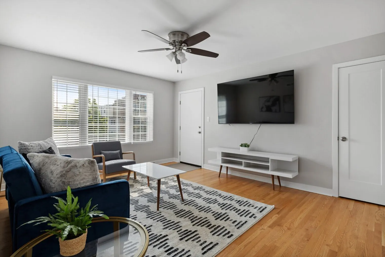 1011 Howard St   60202 60202-Building West Howard Street - schneidergroup-unit#ID1032511P-Evanston-IL