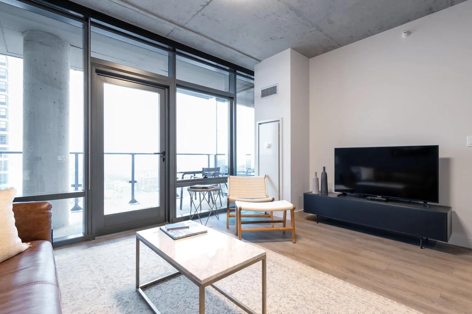 450 W Belmont Ave   60657 60657-Four50-unit#ID203-Chicago-IL