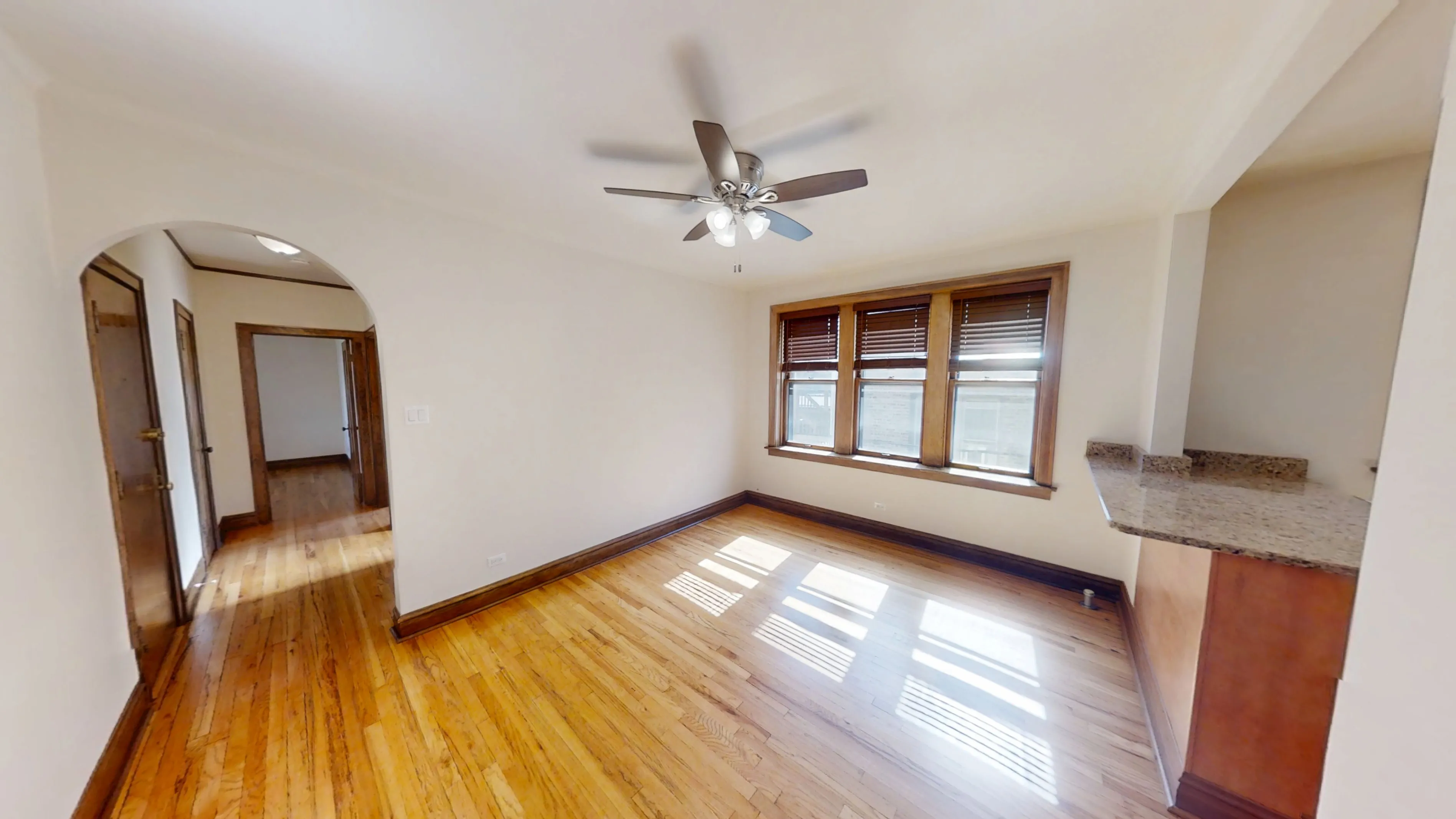3217 W Belle Plaine Ave 60618 60618-unit#2A-Chicago-IL