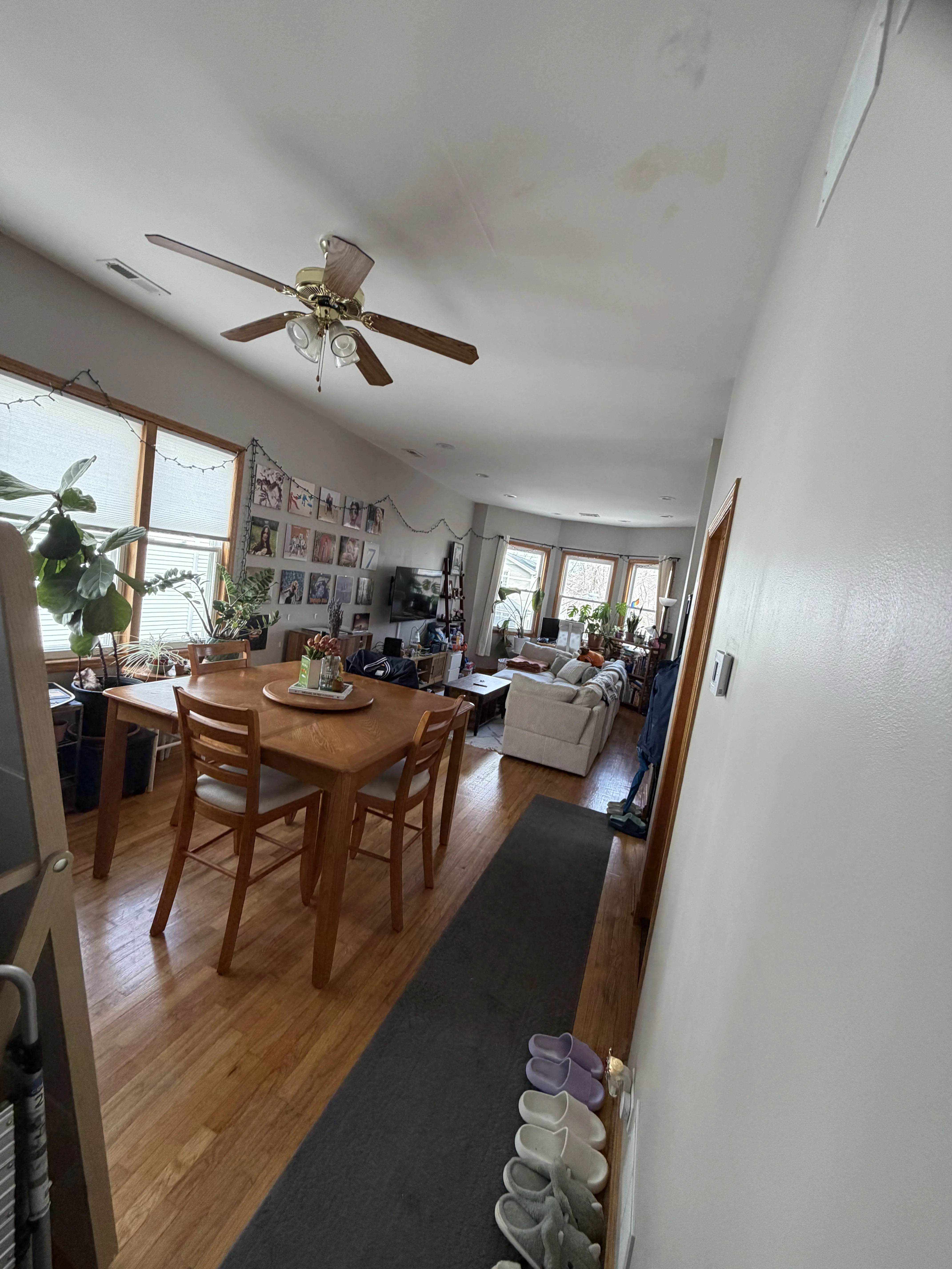 2131 W WELLINGTON AVE 60618-unit#2F-Chicago-IL