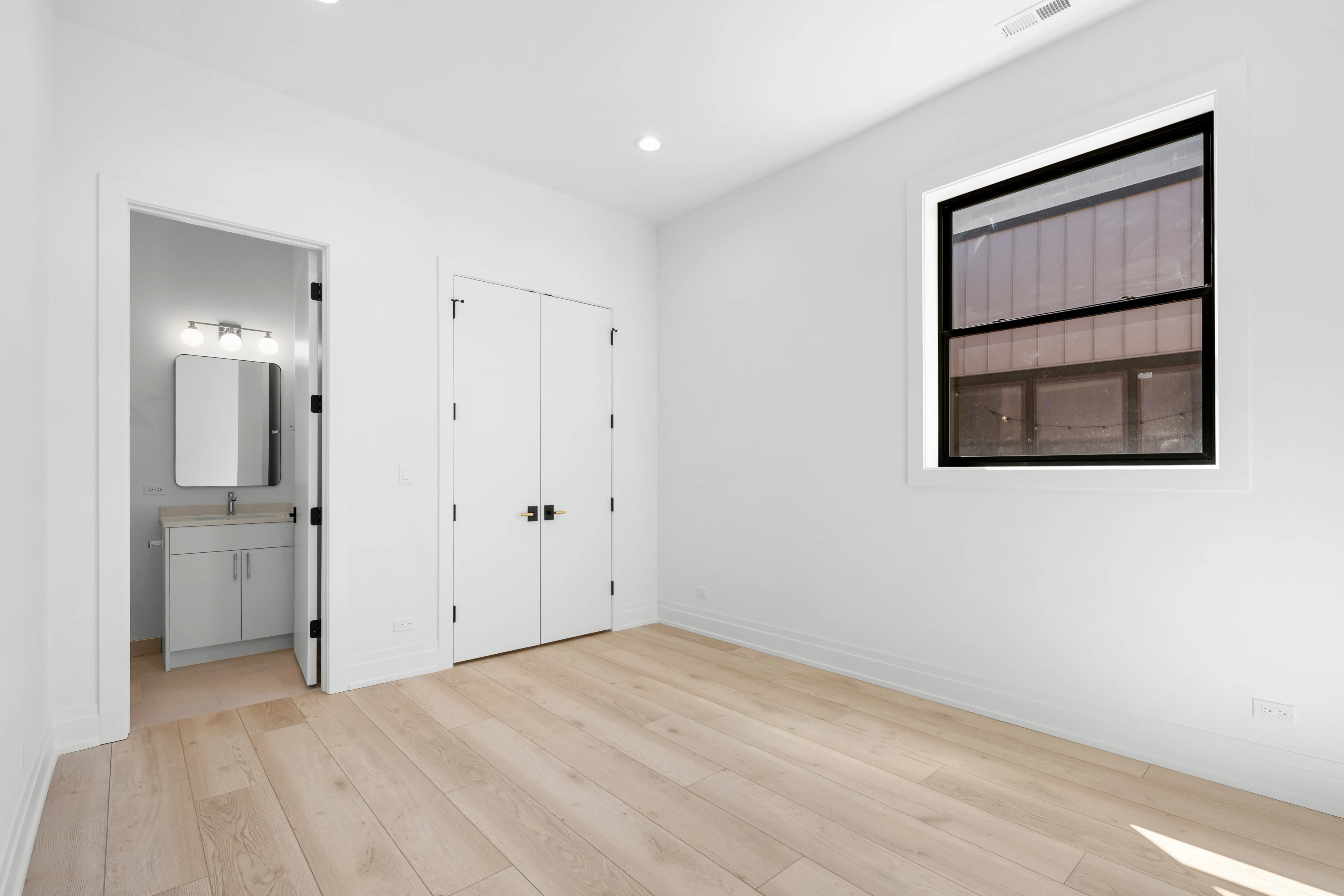 1327 W Taylor St   60607 60607-unit#4-Chicago-IL