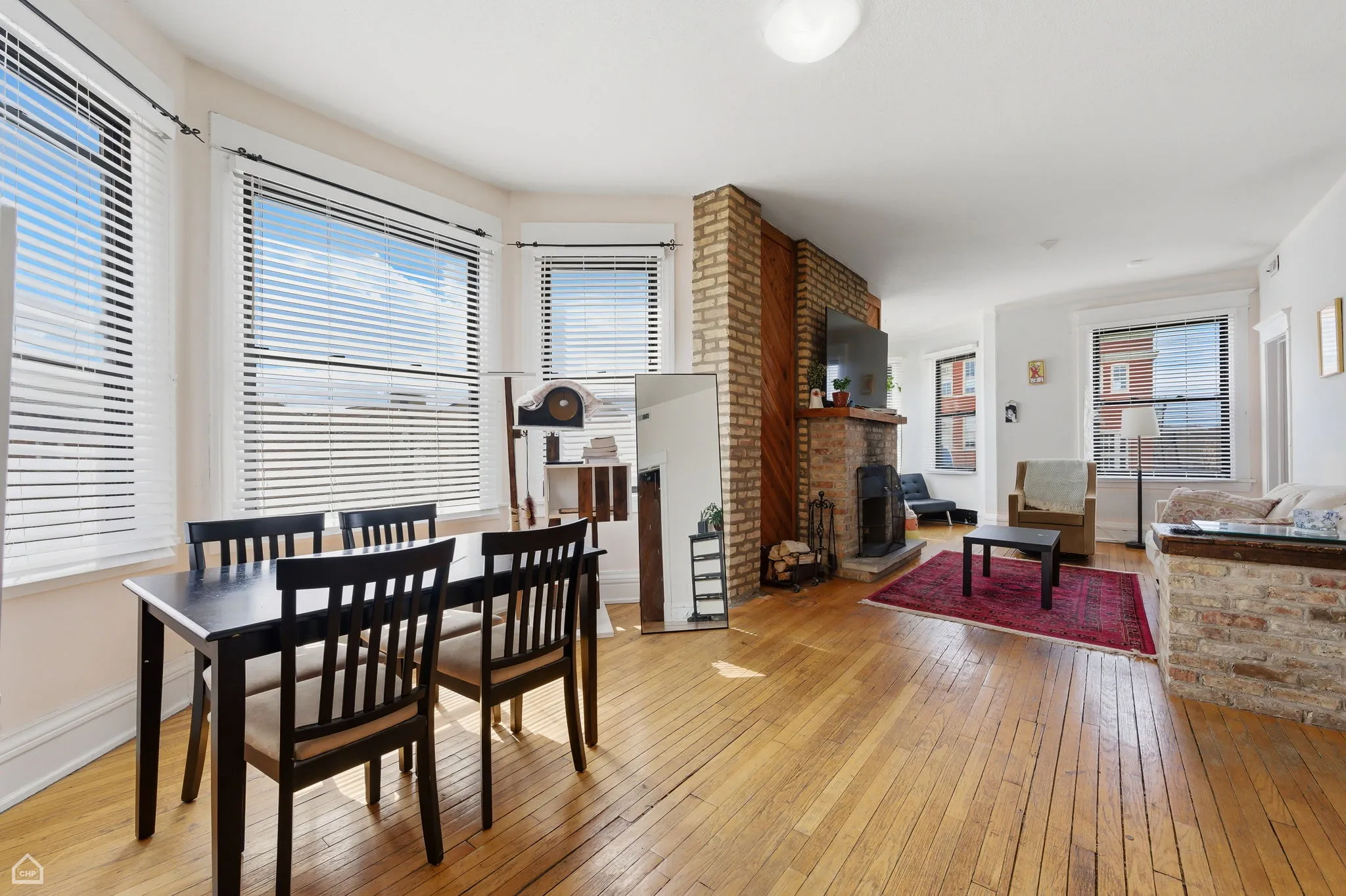 3811 N Southport Ave   60613 60613-Dairy Queen-unit#3-Chicago-IL