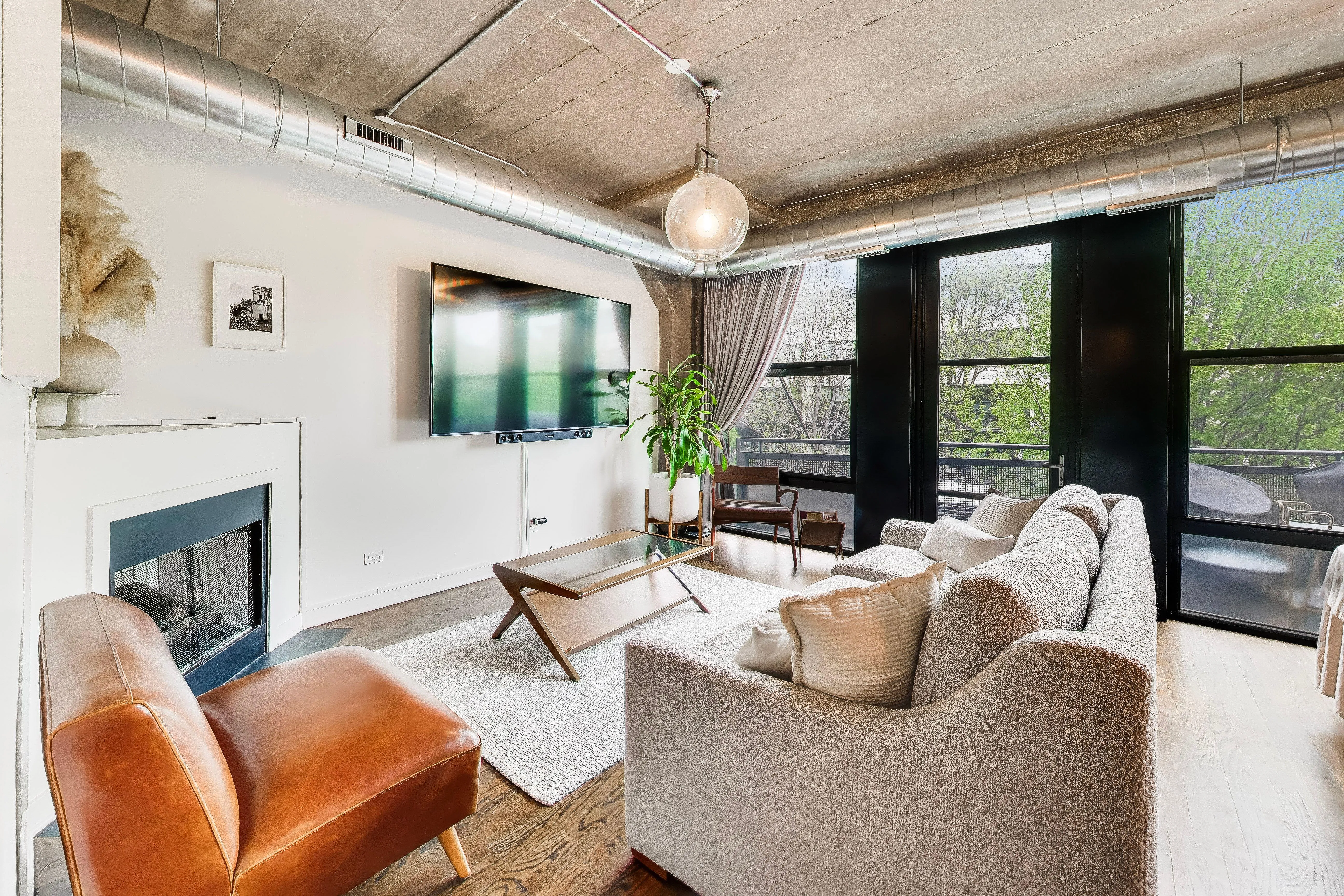 1111 W 15th St   60608 60608-Chicago-IL