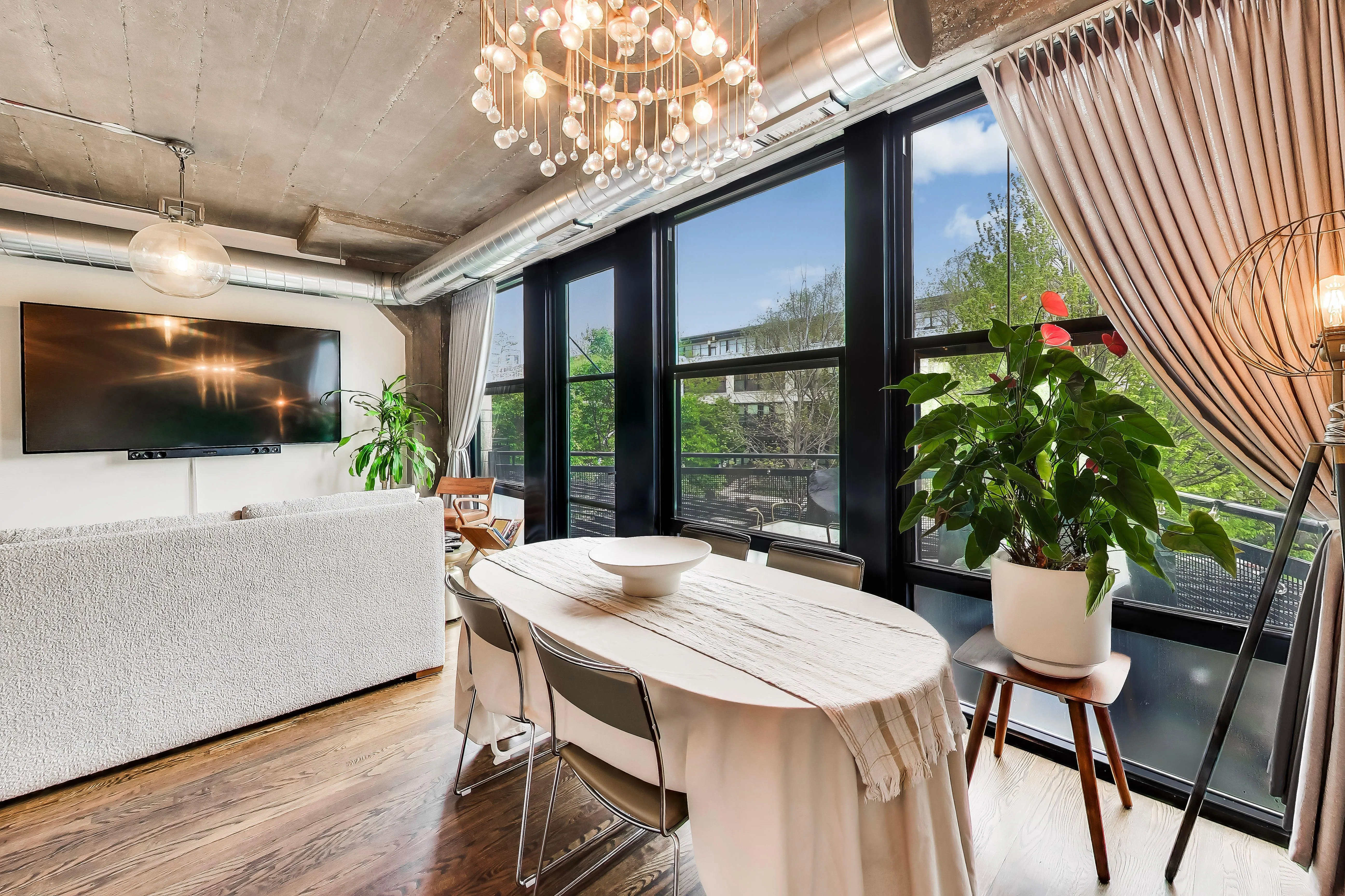 1111 W 15th St   60608 60608-Chicago-IL