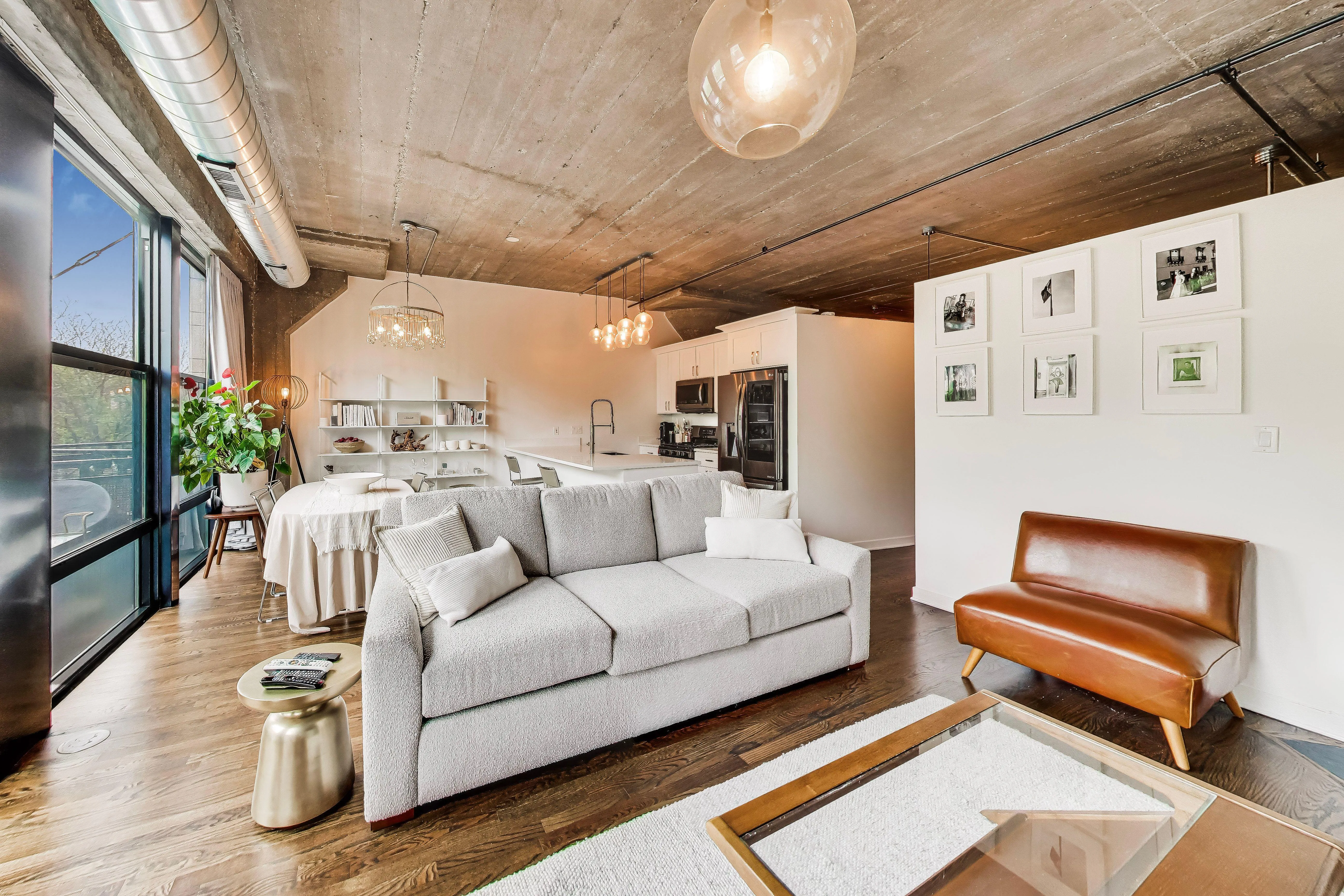 1111 W 15th St   60608 60608-Chicago-IL