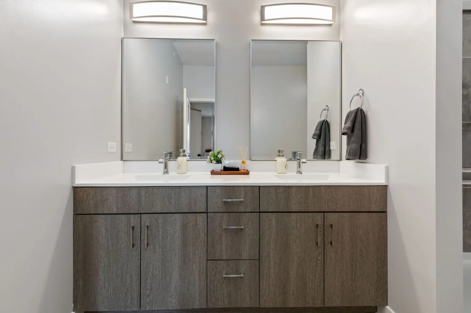 28294 Ferry Rd   60555 60555-Building Ferry Road-unit#ID1366991P-Warrenville-IL