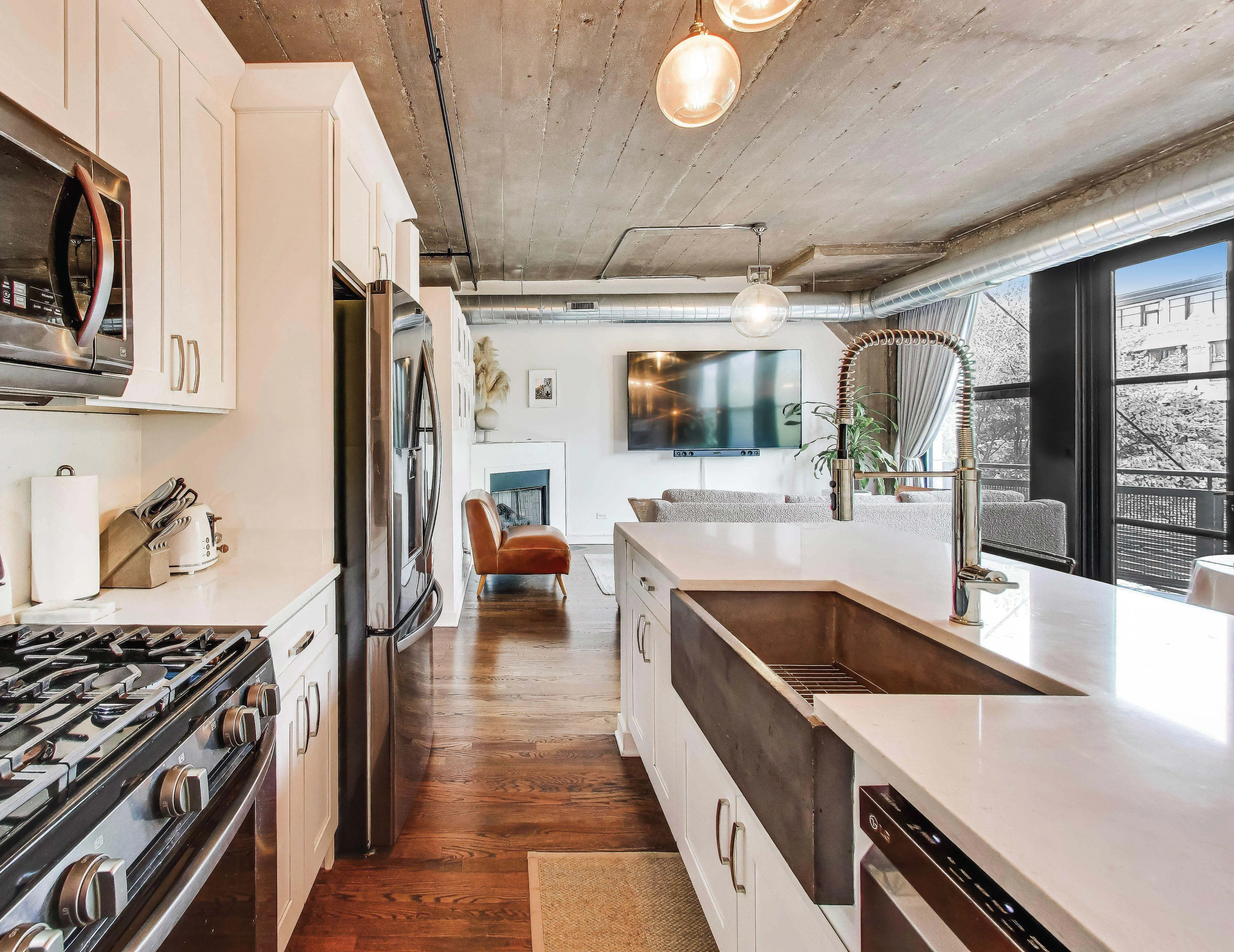 1111 W 15th St   60608 60608-Chicago-IL