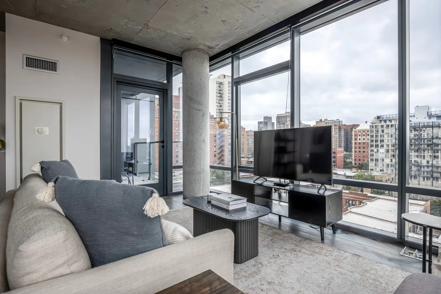 450 W Belmont Ave   60657 60657-Four50-unit#ID985-Chicago-IL