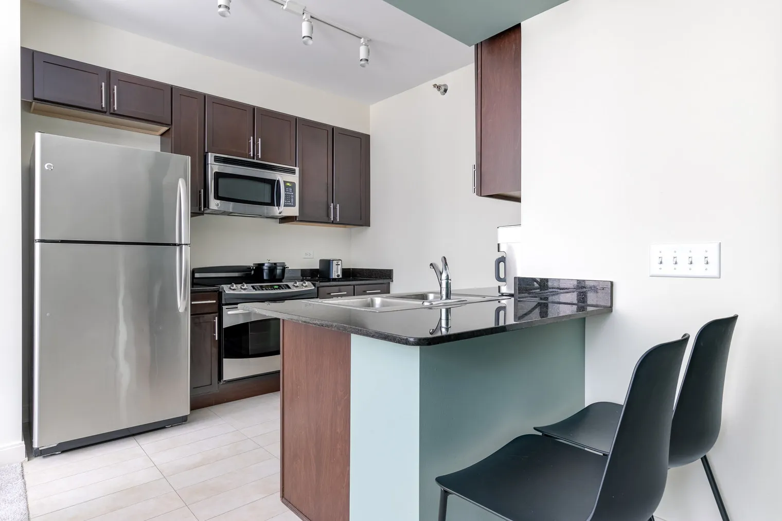 210 N Wells St   60606 60606-Lake & Wells Apartments-unit#ID248-Chicago-IL