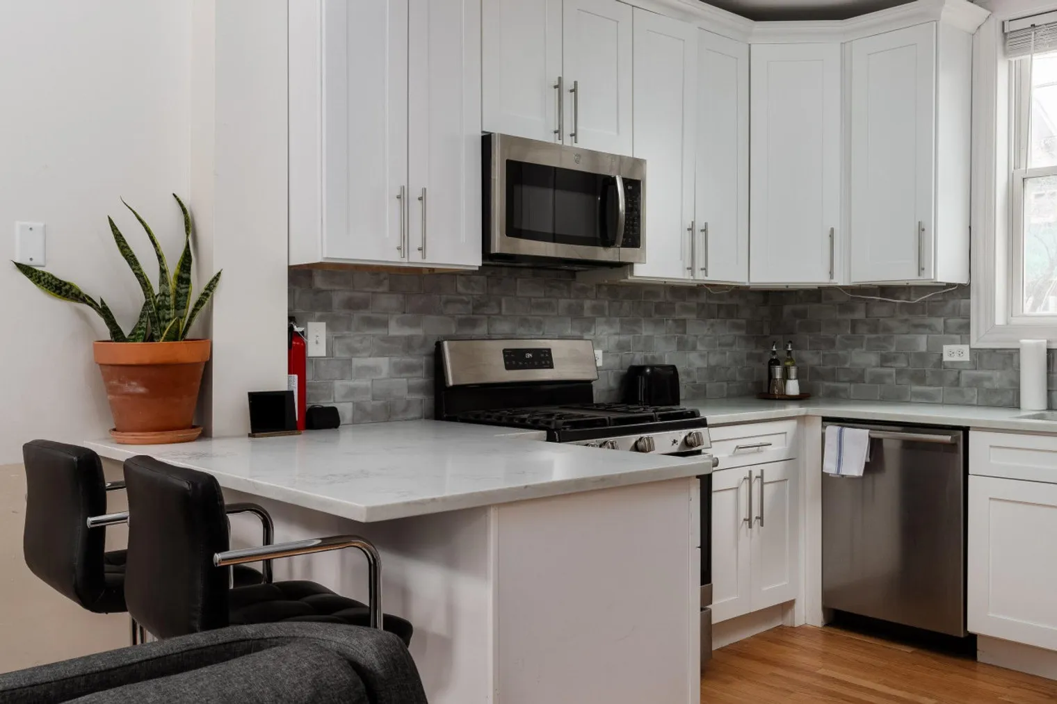 846 N Hermitage Ave   60622 60622-Building North Hermitage Avenue-unit#ID1379013P-Chicago-IL