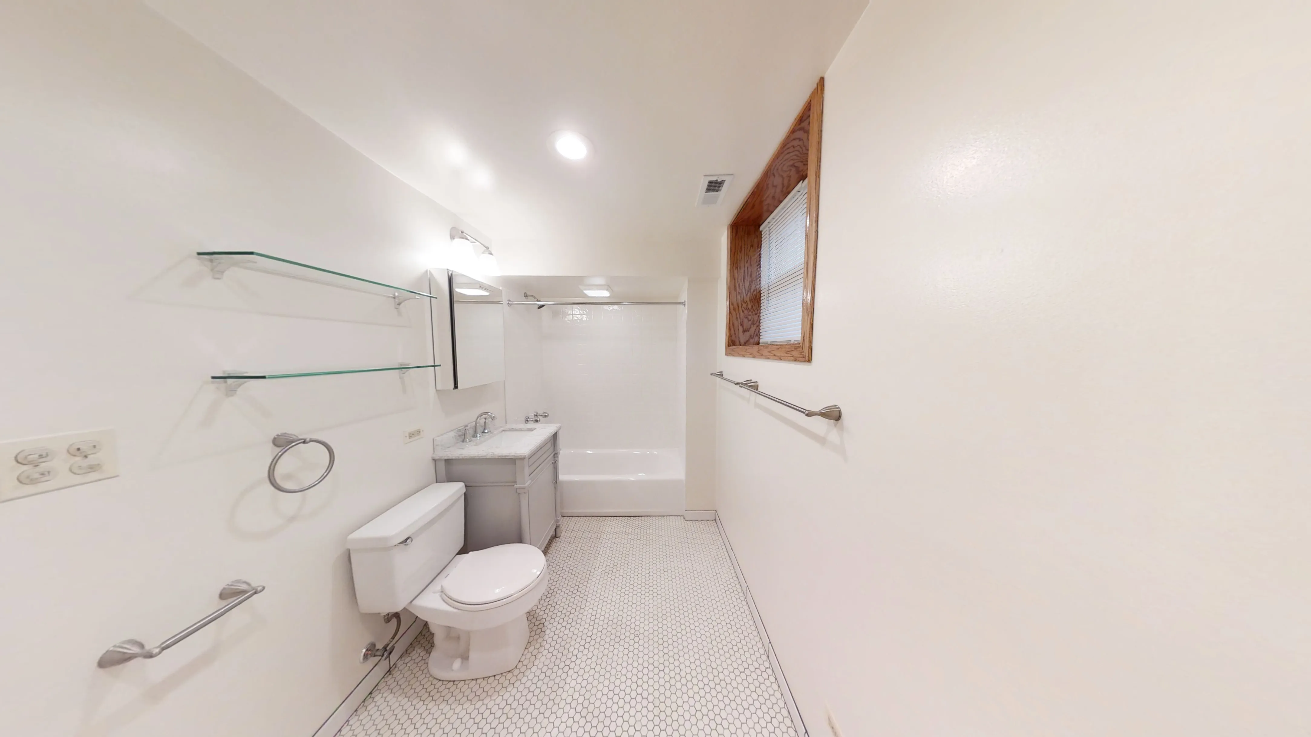 3759 N Lakewood Ave 60613 60613-unit#1R-Chicago-IL
