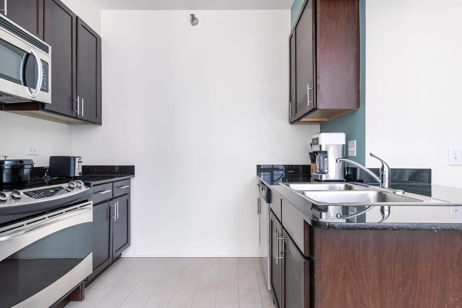 210 N Wells St   60606 60606-Lake & Wells Apartments-unit#ID248-Chicago-IL