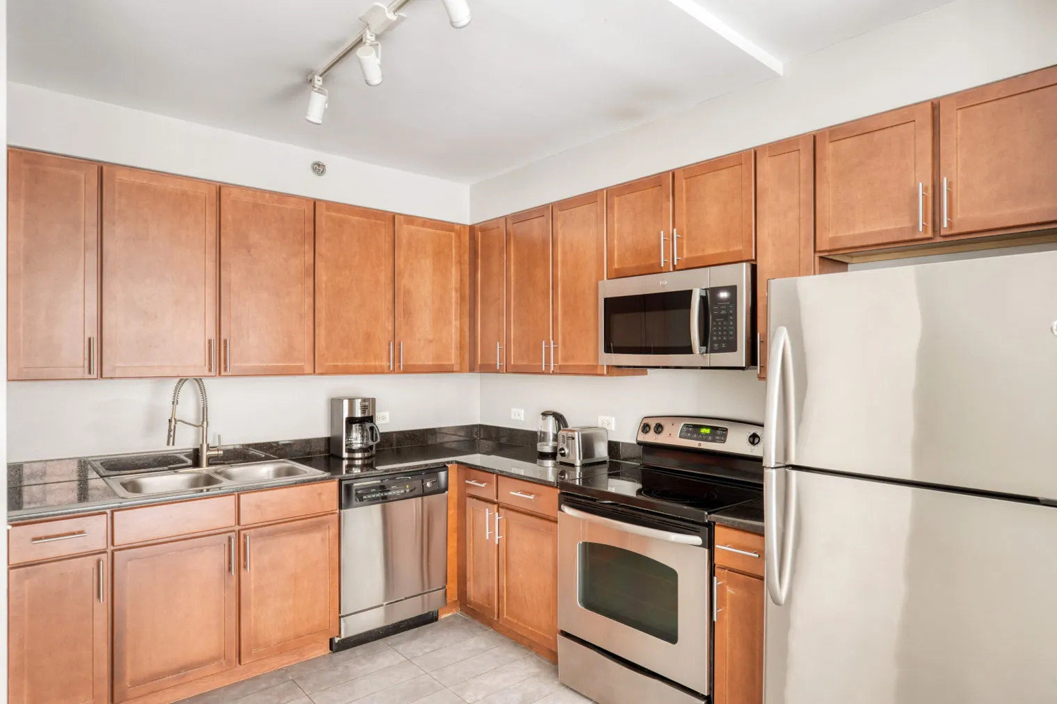 210 N Wells St 60601 60601-Lake & Wells Apartments-unit#ID634-Chicago-IL