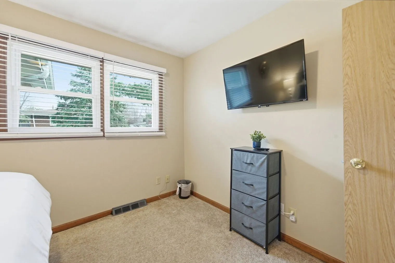 1121 Johnston Dr   60506 60506-Building Johnston Drive-unit#ID1511777P-Aurora-IL