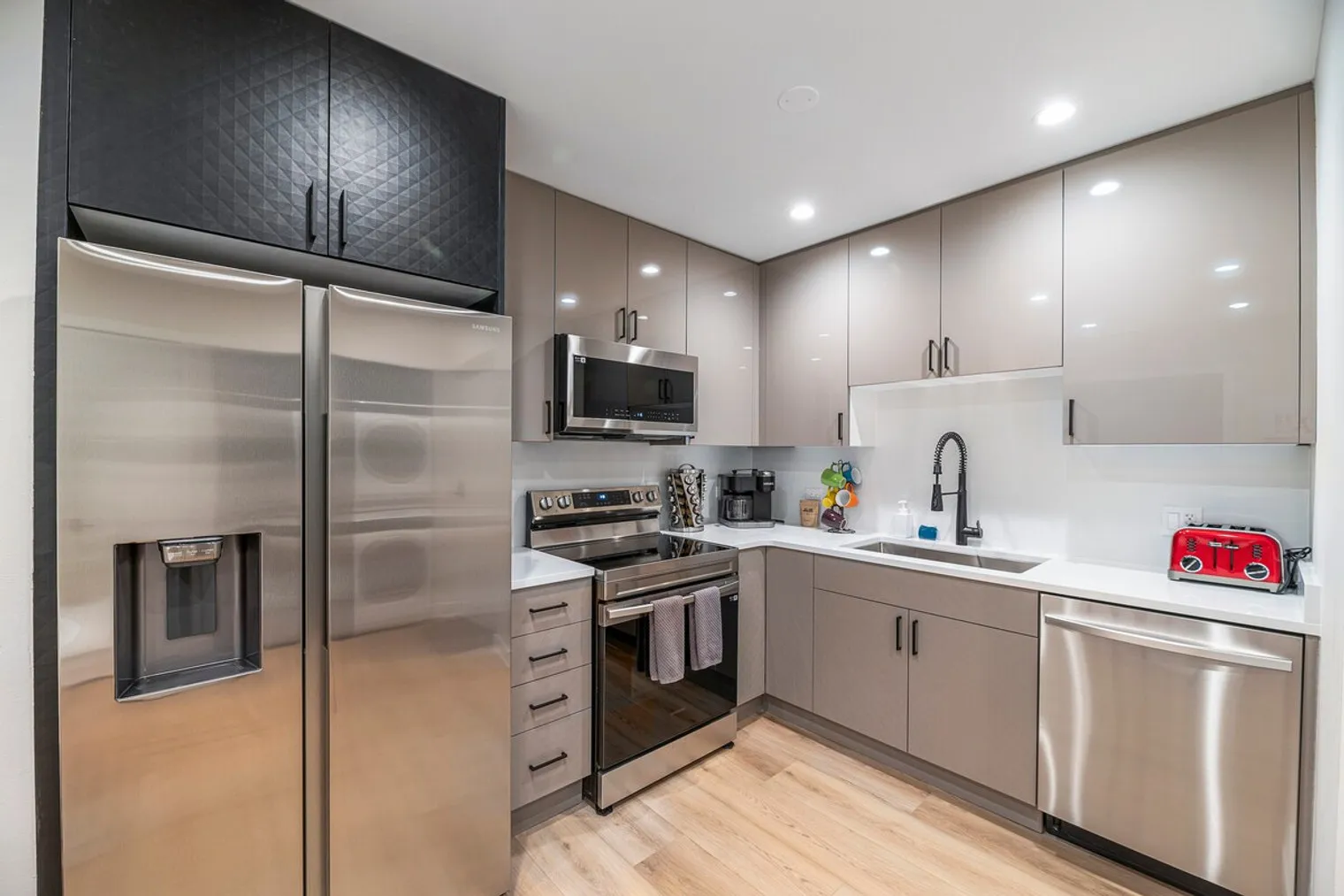 2342 W Touhy Ave   60645 60645-Building West Touhy Avenue - schneidergroup-unit#ID1054668P-Chicago-IL