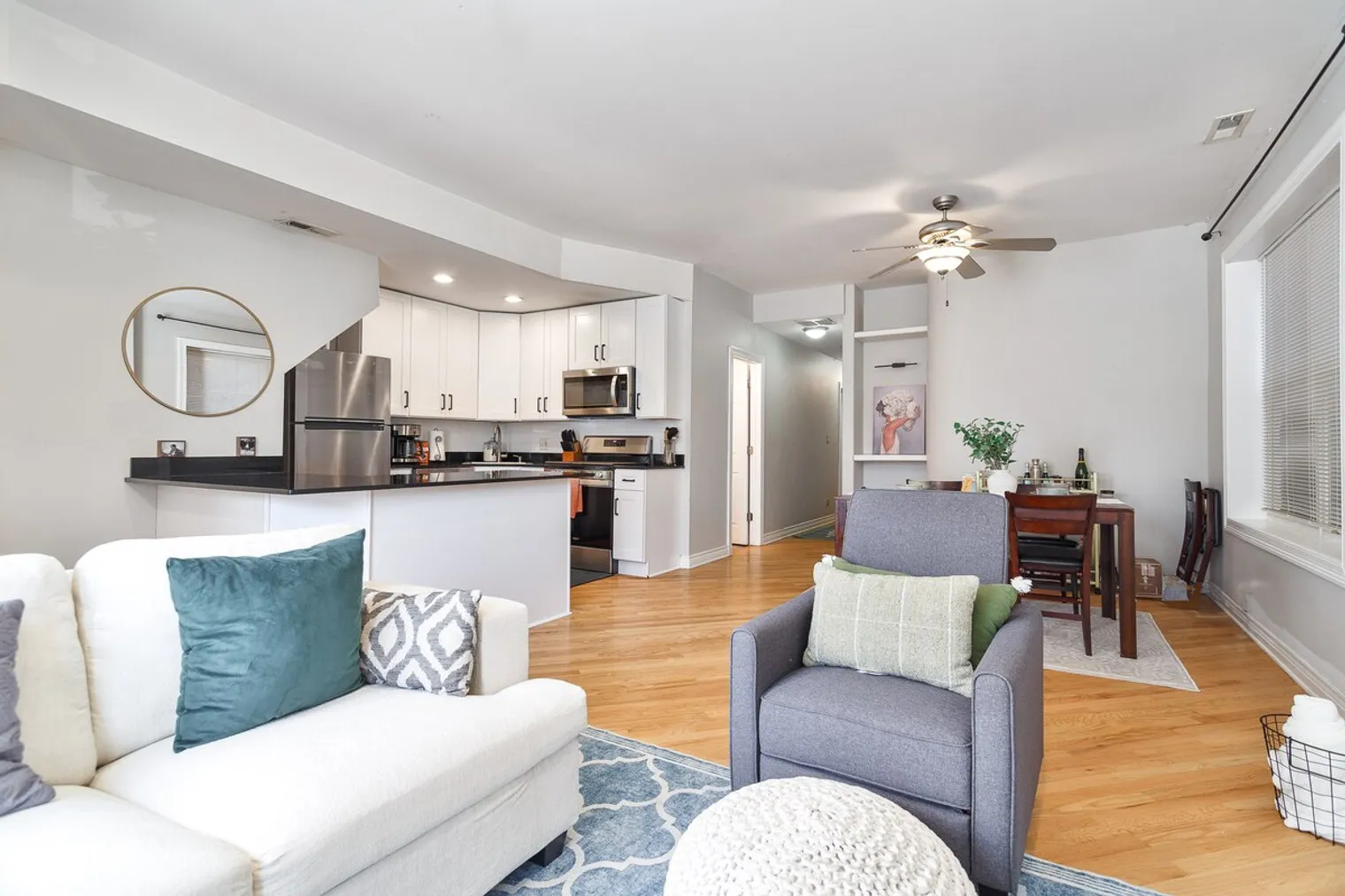 2238 W Barry Ave 60618 60618-Building West Barry Avenue - ktg-unit#ID1359764P-Chicago-IL