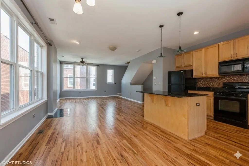 3238 N KBOURN AVE 60641-unit#TH-14-Chicago-IL