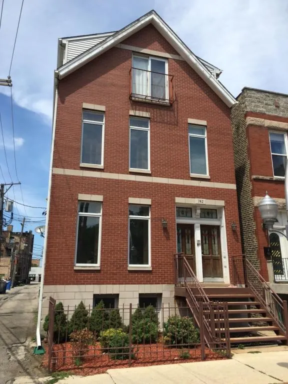 742 W Schubert Ave 60614 60614-unit#2F-Chicago-IL