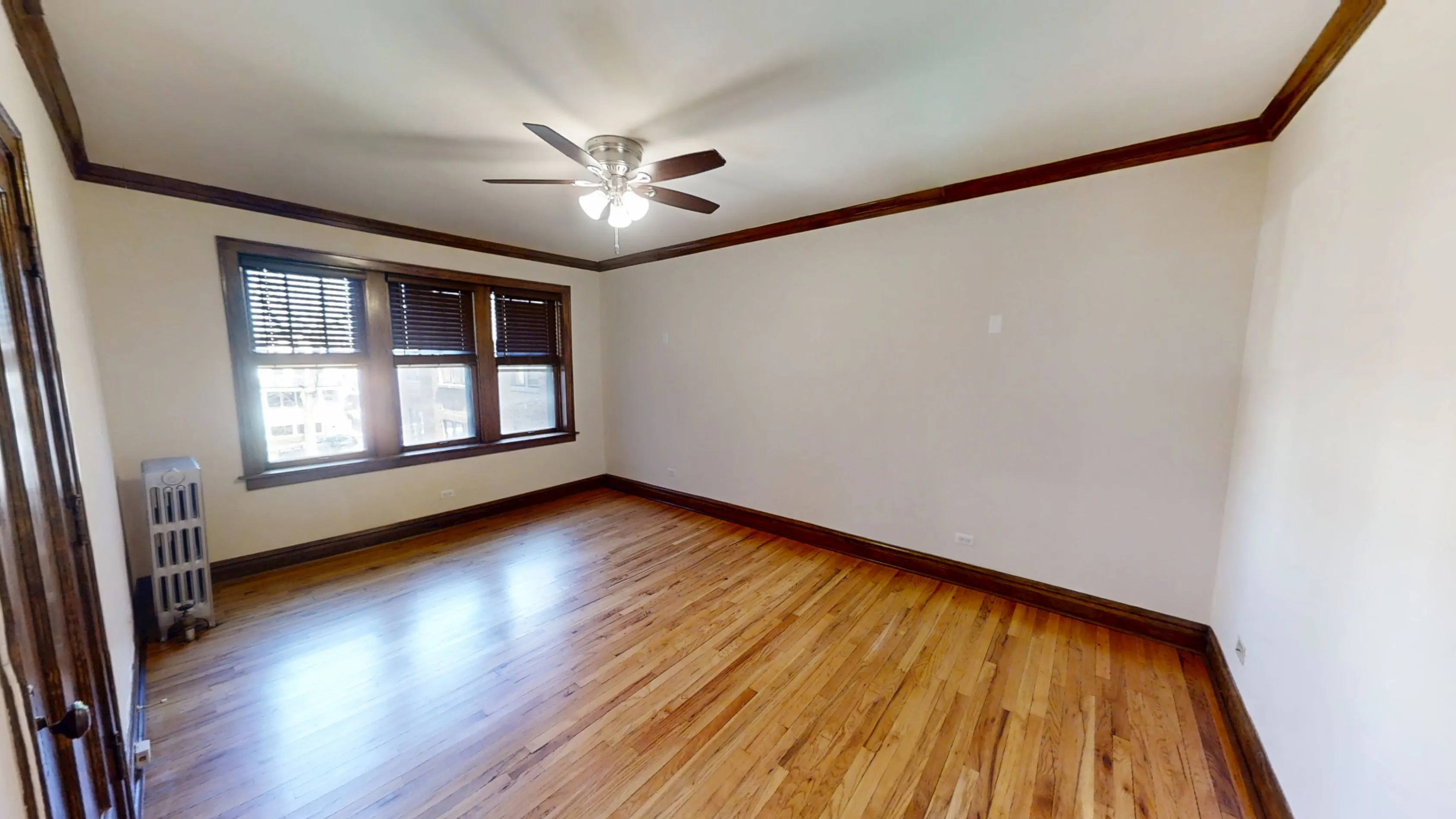 3217 W Belle Plaine Ave 60618 60618-unit#2A-Chicago-IL