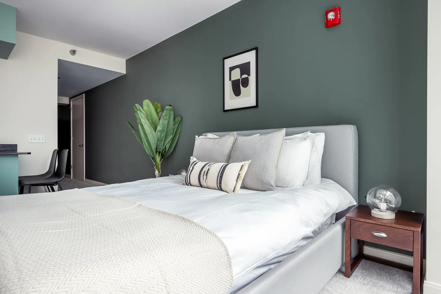 210 N Wells St   60606 60606-Lake & Wells Apartments-unit#ID248-Chicago-IL