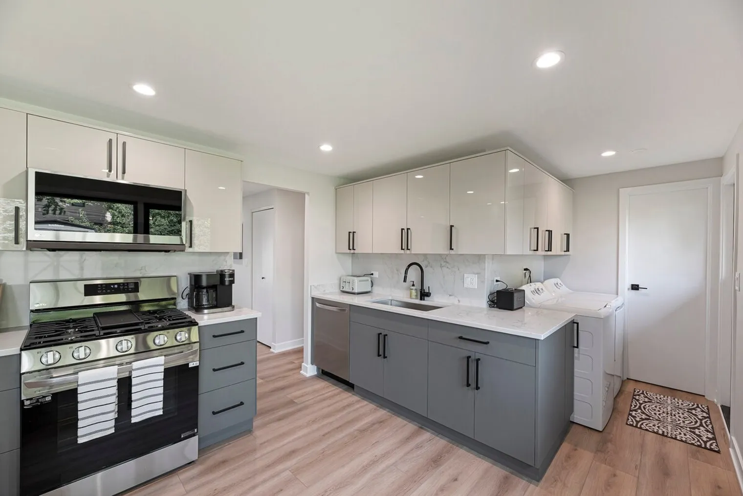 908 Long Meadow Dr   60193 60193-Building Long Meadow Drive-unit#ID1032508P-Schaumburg-IL