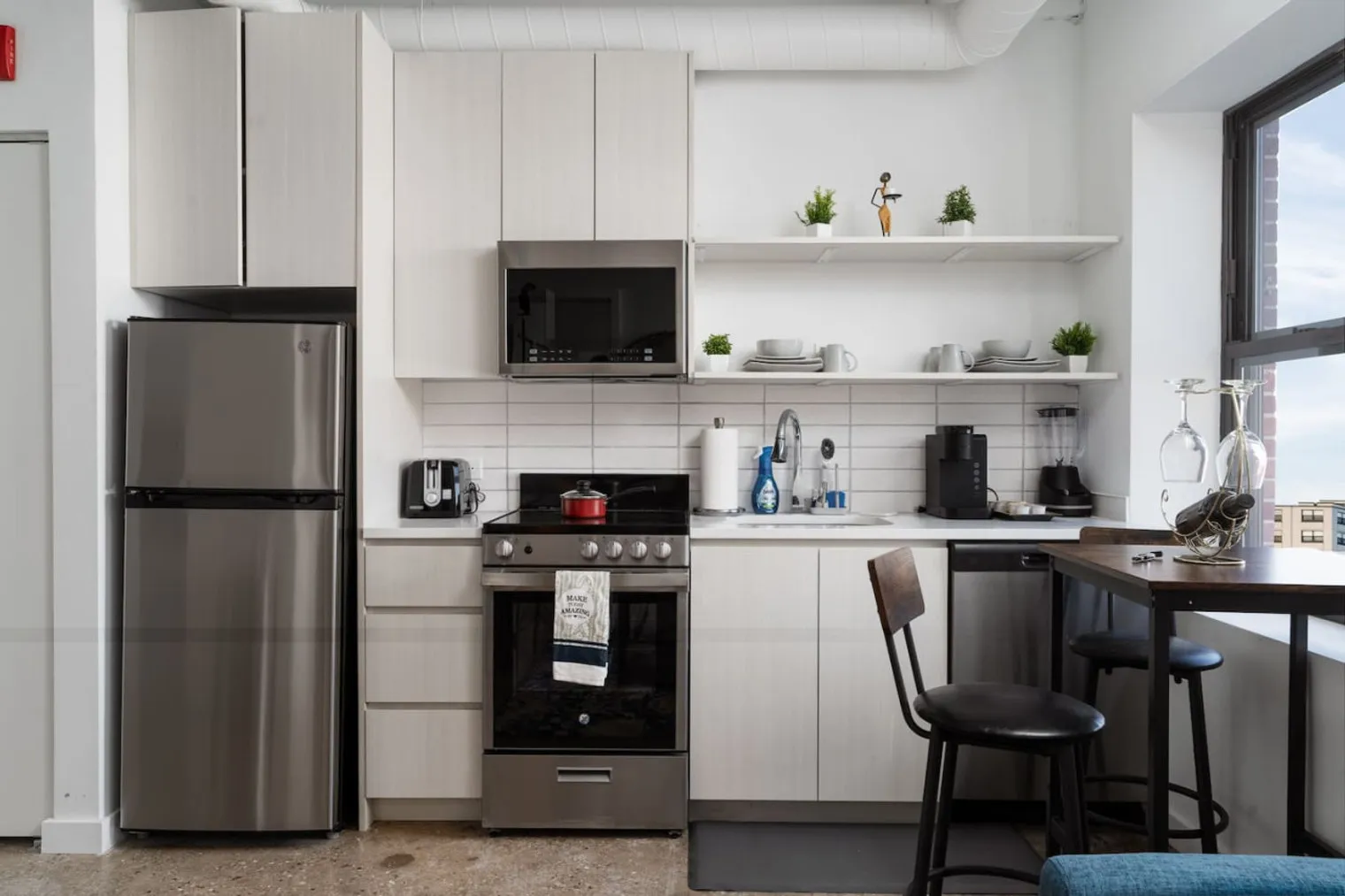 1049 W Lawrence Ave   60640 60640-Building West Lawrence Avenue - titboventuresllc-unit#ID1058522P-Chicago-IL