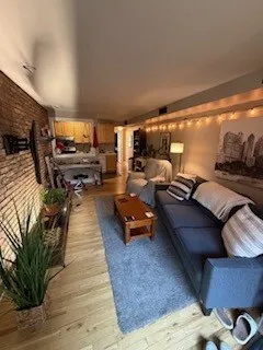 805 W Oakdale Ave   60657 60657-Gaslight Village Condo Association-unit#2B-Chicago-IL