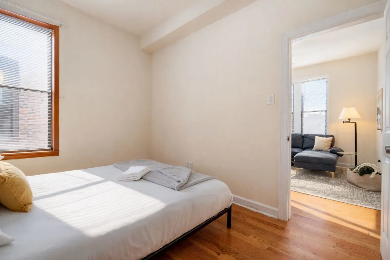 906 N Damen Ave   60622 60622-Building North Damen Avenue-unit#ID1379021P-Chicago-IL