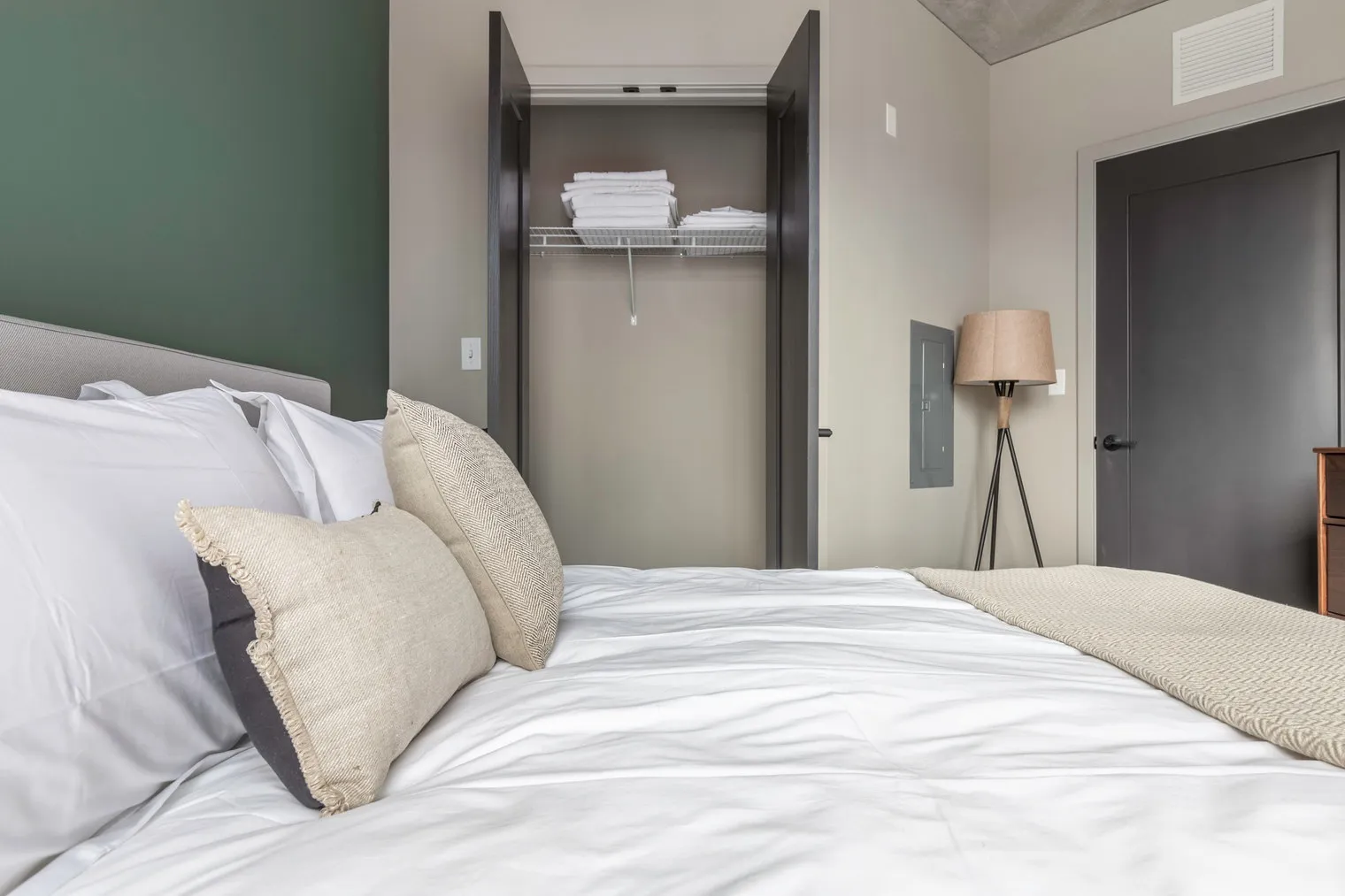 939 W Washington Blvd   60607 60607-Union West Apartments-unit#ID254-Chicago-IL