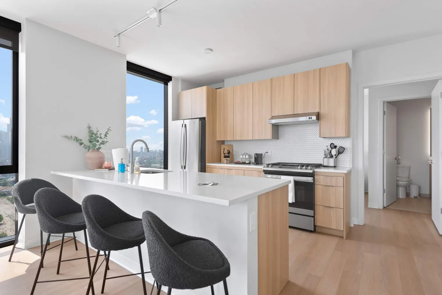 901 W Blackhawk St   60642 60642-Building North Kingsbury Street - cloud9-guesty-unit#ID1029653P-Chicago-IL