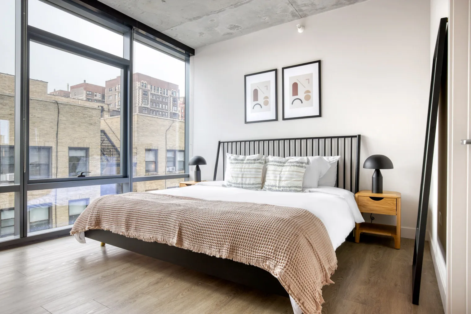 450 W Belmont Ave   60657 60657-Four50-unit#ID718-Chicago-IL