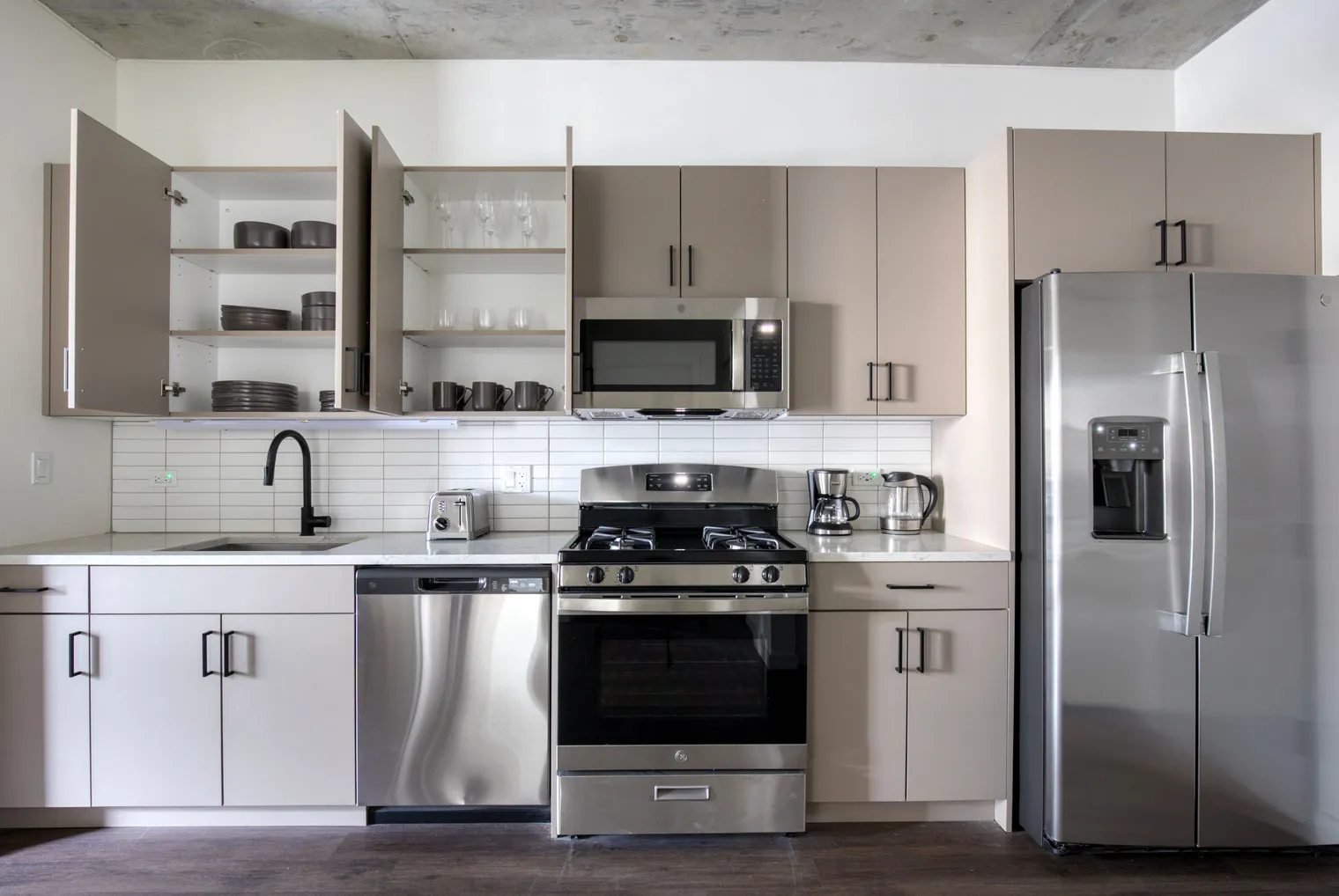 751 N Hudson Ave 60654 60654-Hugo-unit#ID1037-Chicago-IL