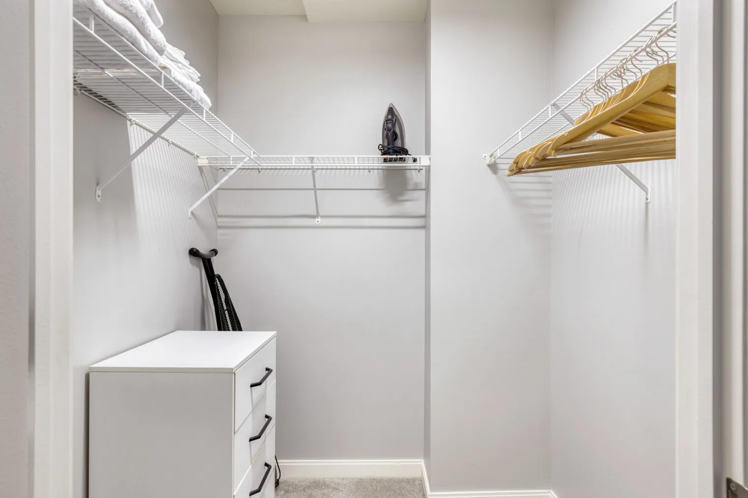 210 N Wells St 60601 60601-Lake & Wells Apartments-unit#ID634-Chicago-IL