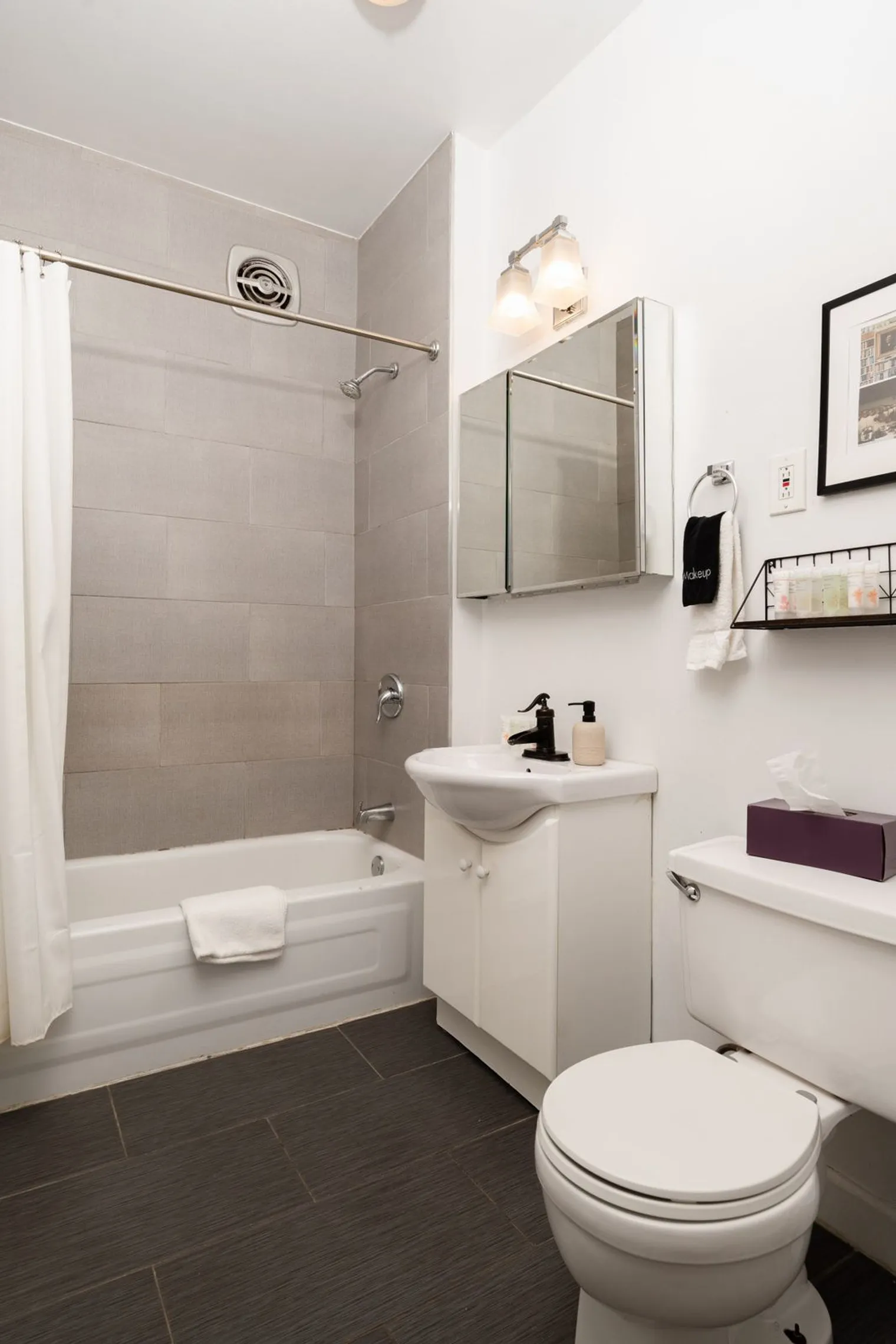 906 N Damen Ave   60622 60622-Building North Damen Avenue-unit#ID1379021P-Chicago-IL