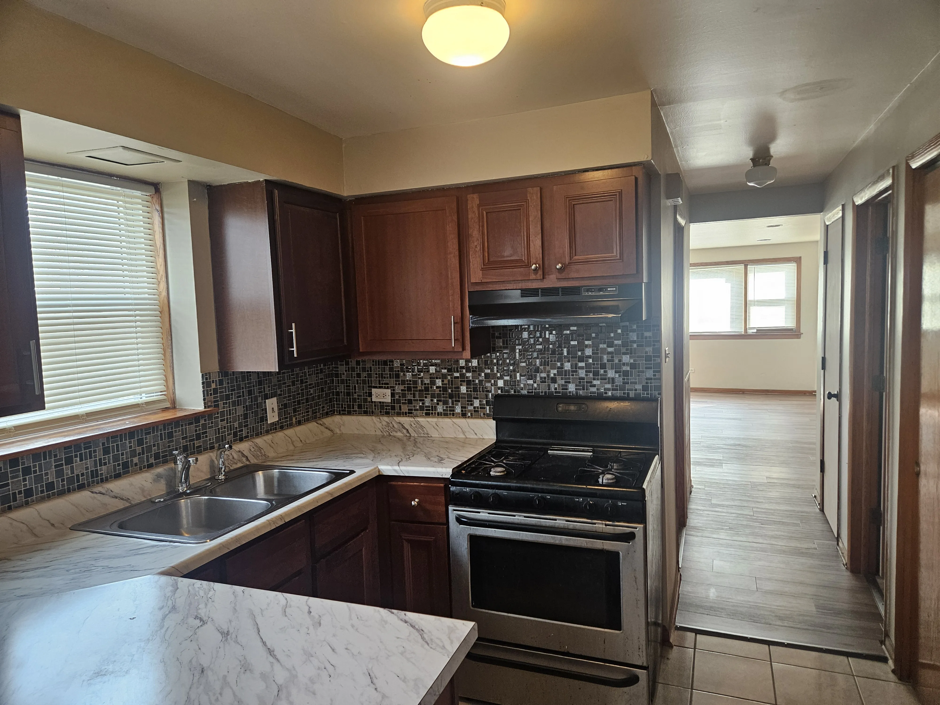 7926 S Kedzie Ave 60652 60652-Chicago-IL