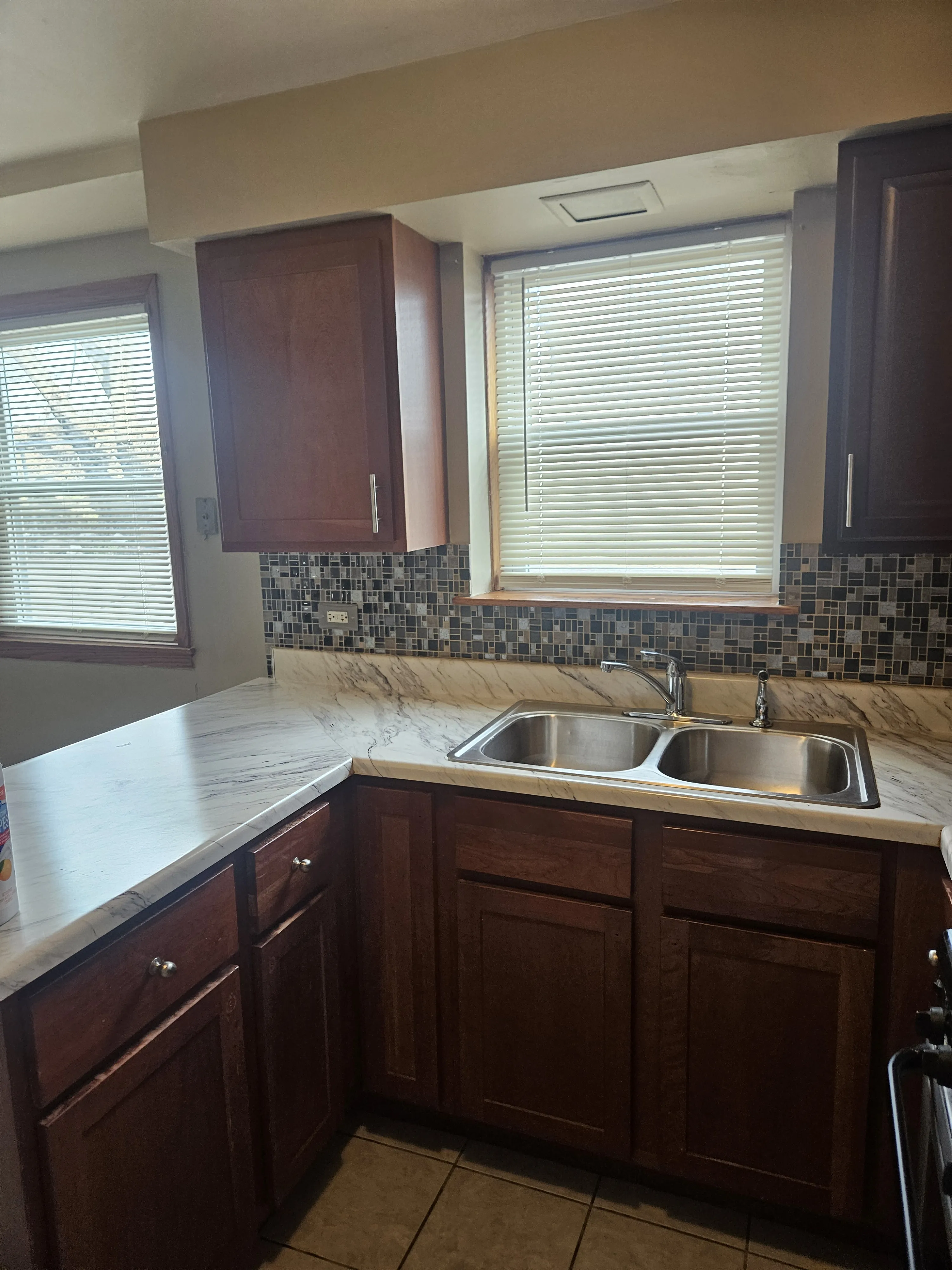 7926 S Kedzie Ave   60652 60652-Chicago-IL