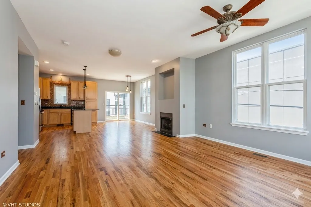 3238 N KBOURN AVE 60641-unit#TH-14-Chicago-IL