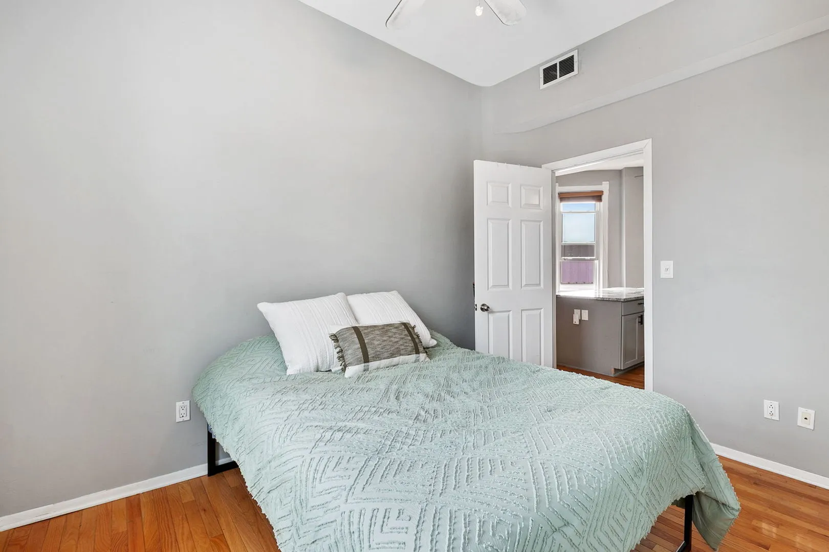 2200 N Clybourn Ave   60614 60614-unit#3-Chicago-IL