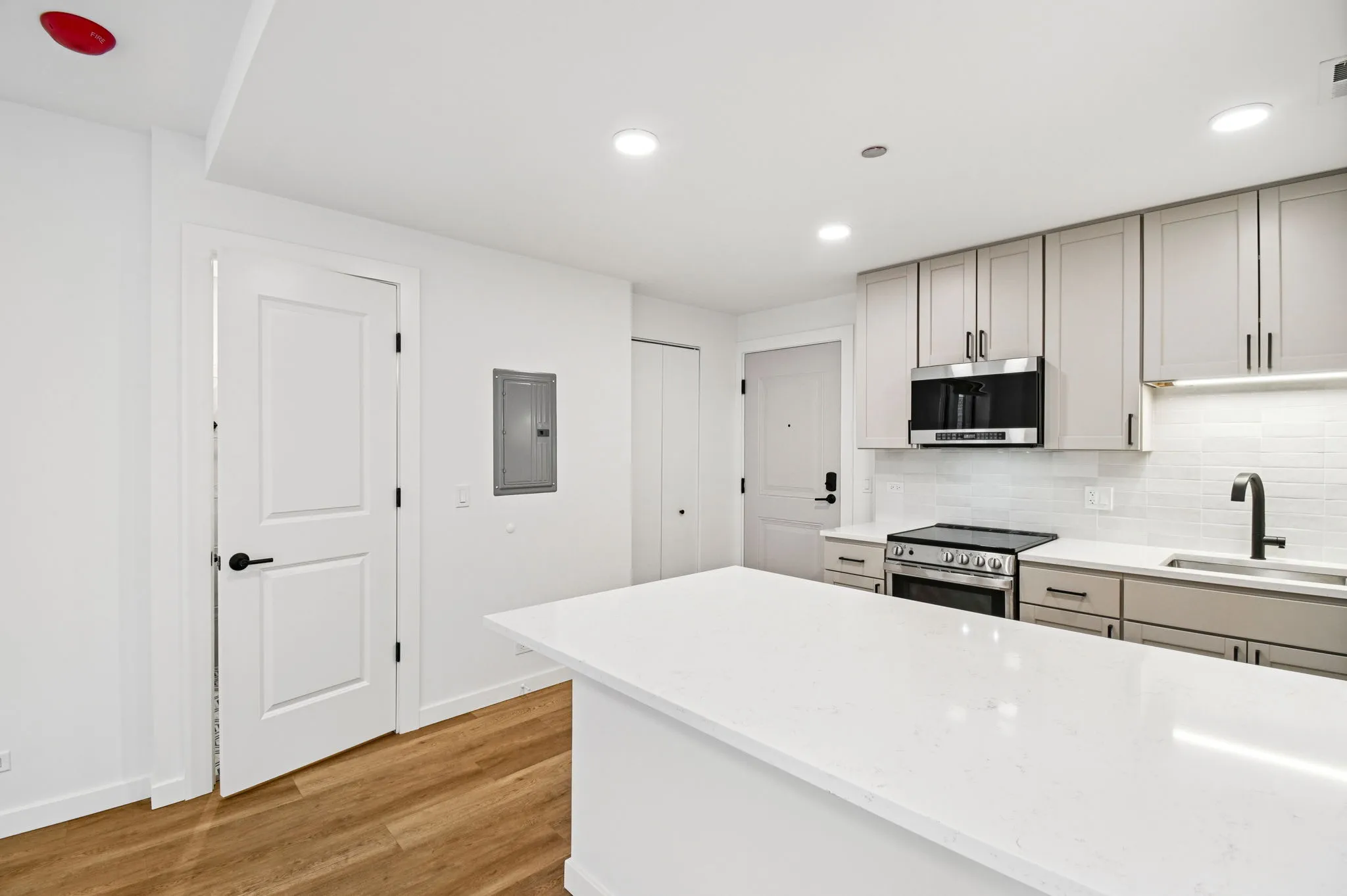 2140 N Lincoln Park W 60614 60614-unit#305-Chicago-IL