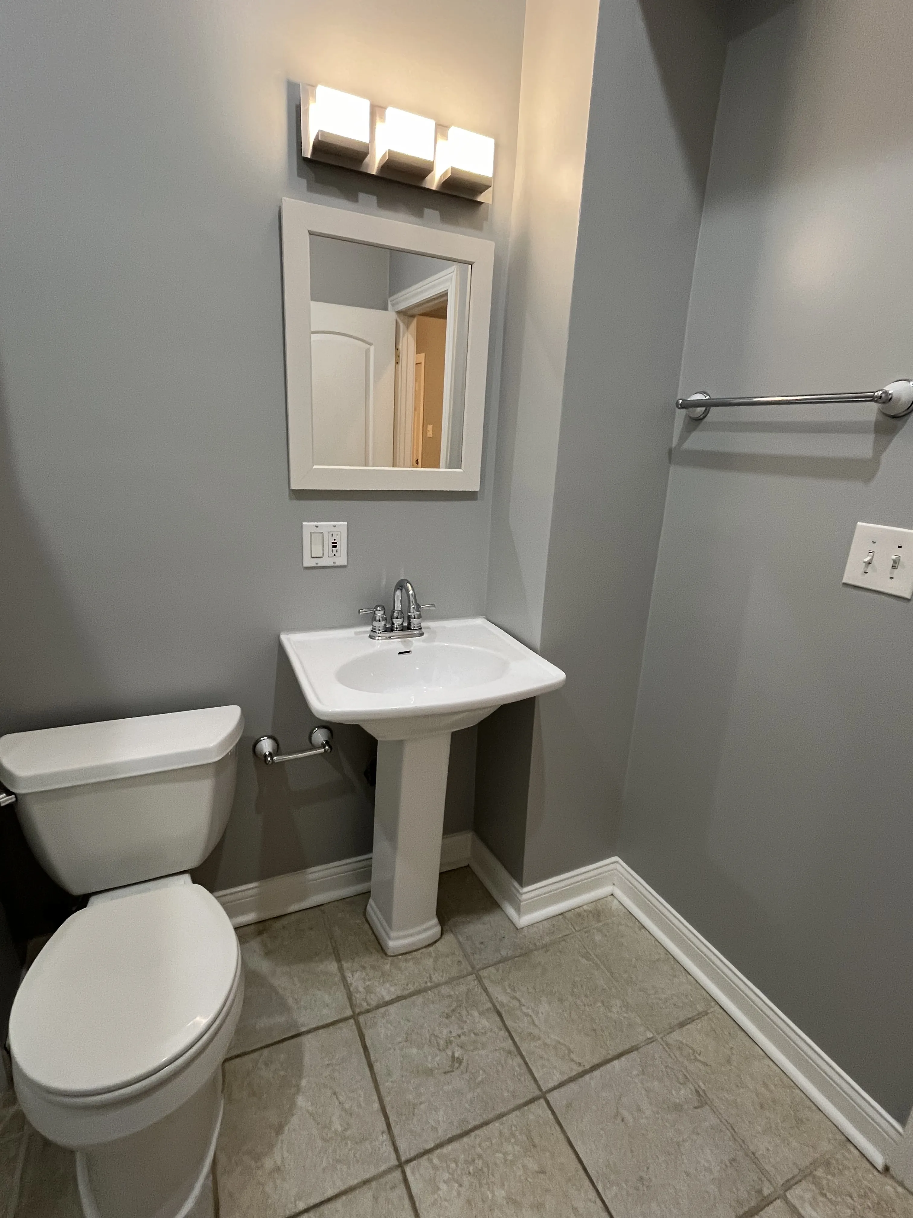 3140 W LYNDALE ST 60647-Victorian Duplex-unit#2-Chicago-IL