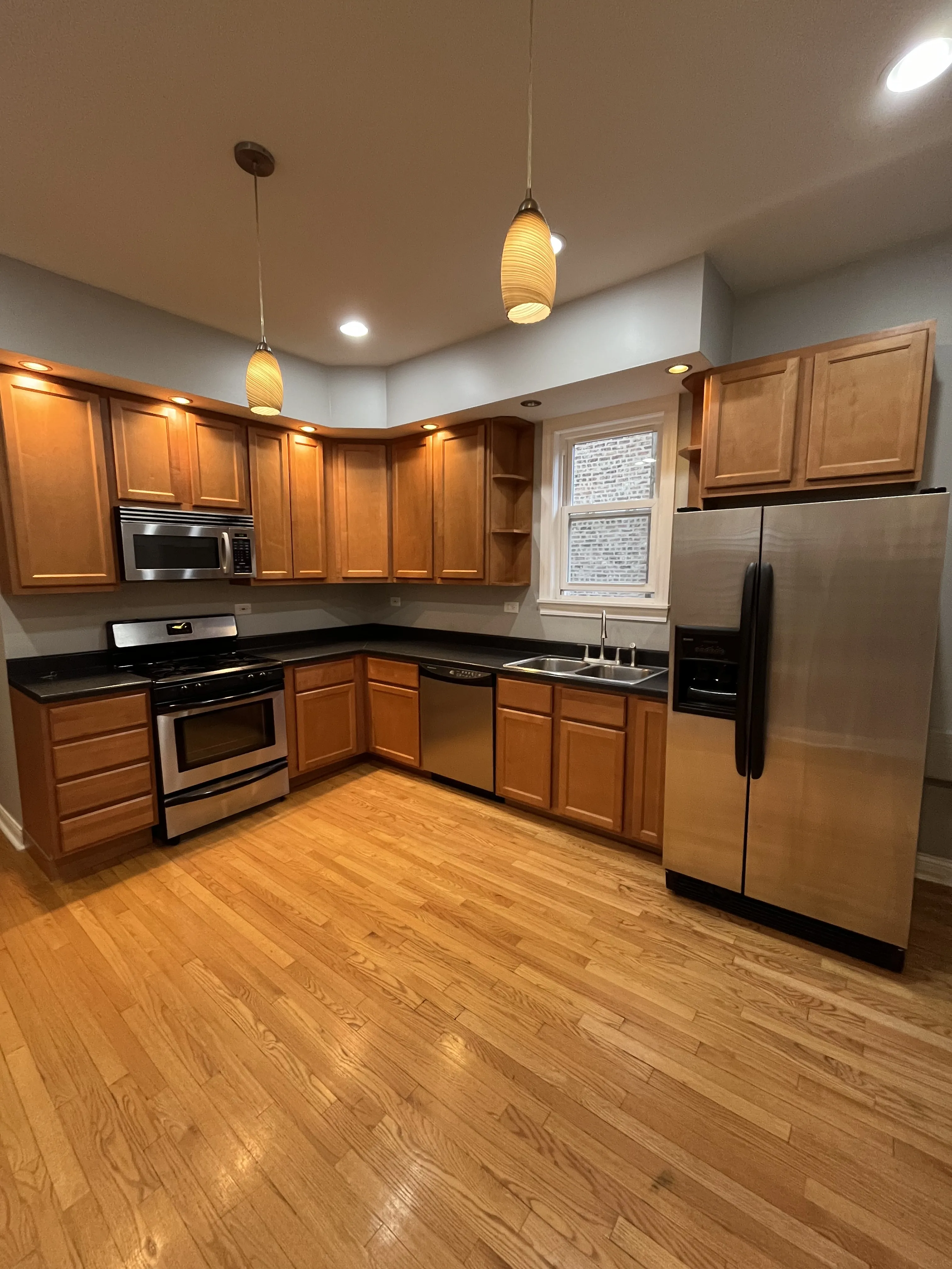 3140 W LYNDALE ST 60647-Victorian Duplex-unit#2-Chicago-IL
