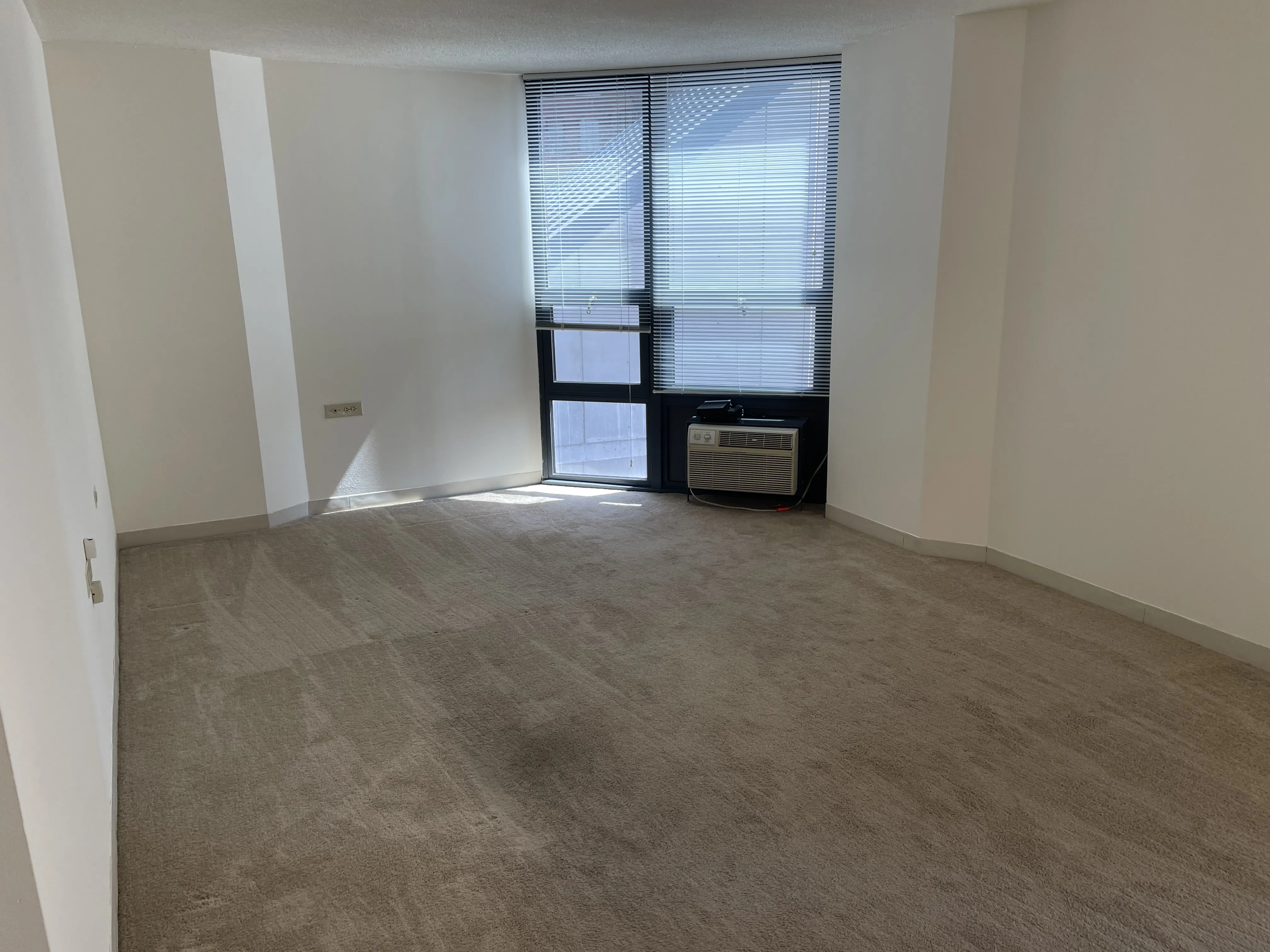 635 W Grace St   60613 60613-unit#704-Chicago-IL