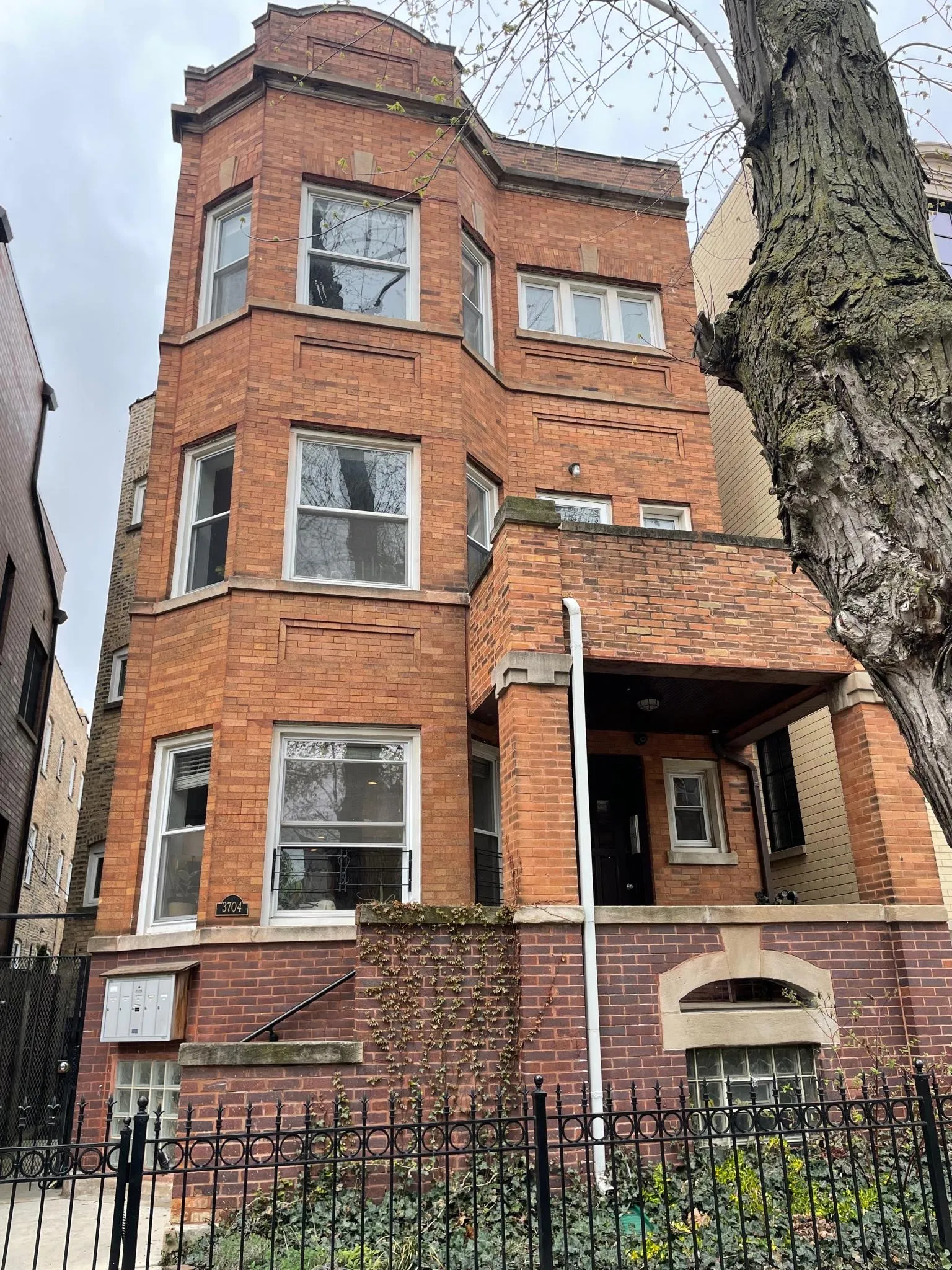 3704 N Janssen Ave 60613 60613-unit#1-Chicago-IL