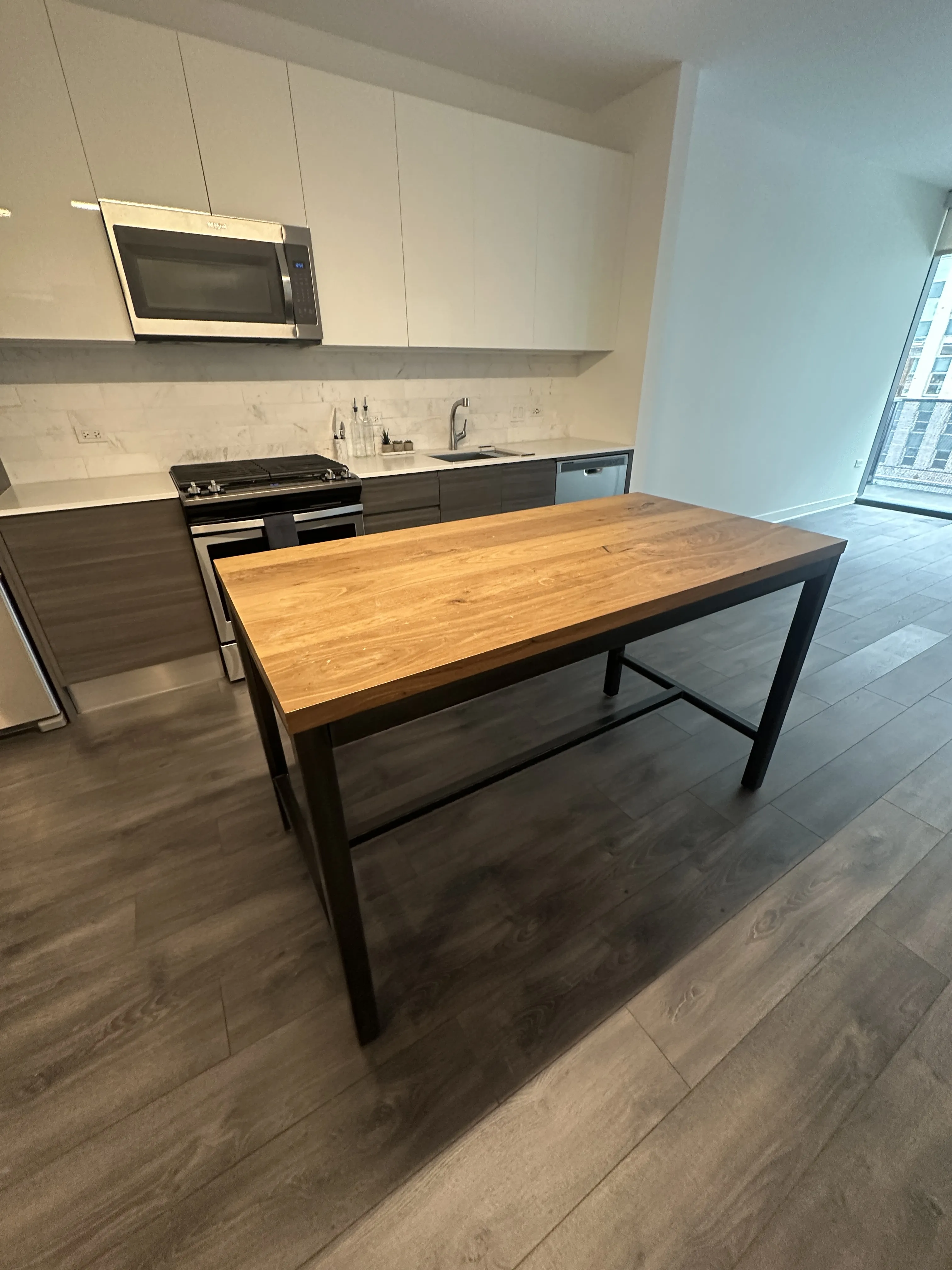 221 W Hubbard St   60654 60654-unit#612-Chicago-IL