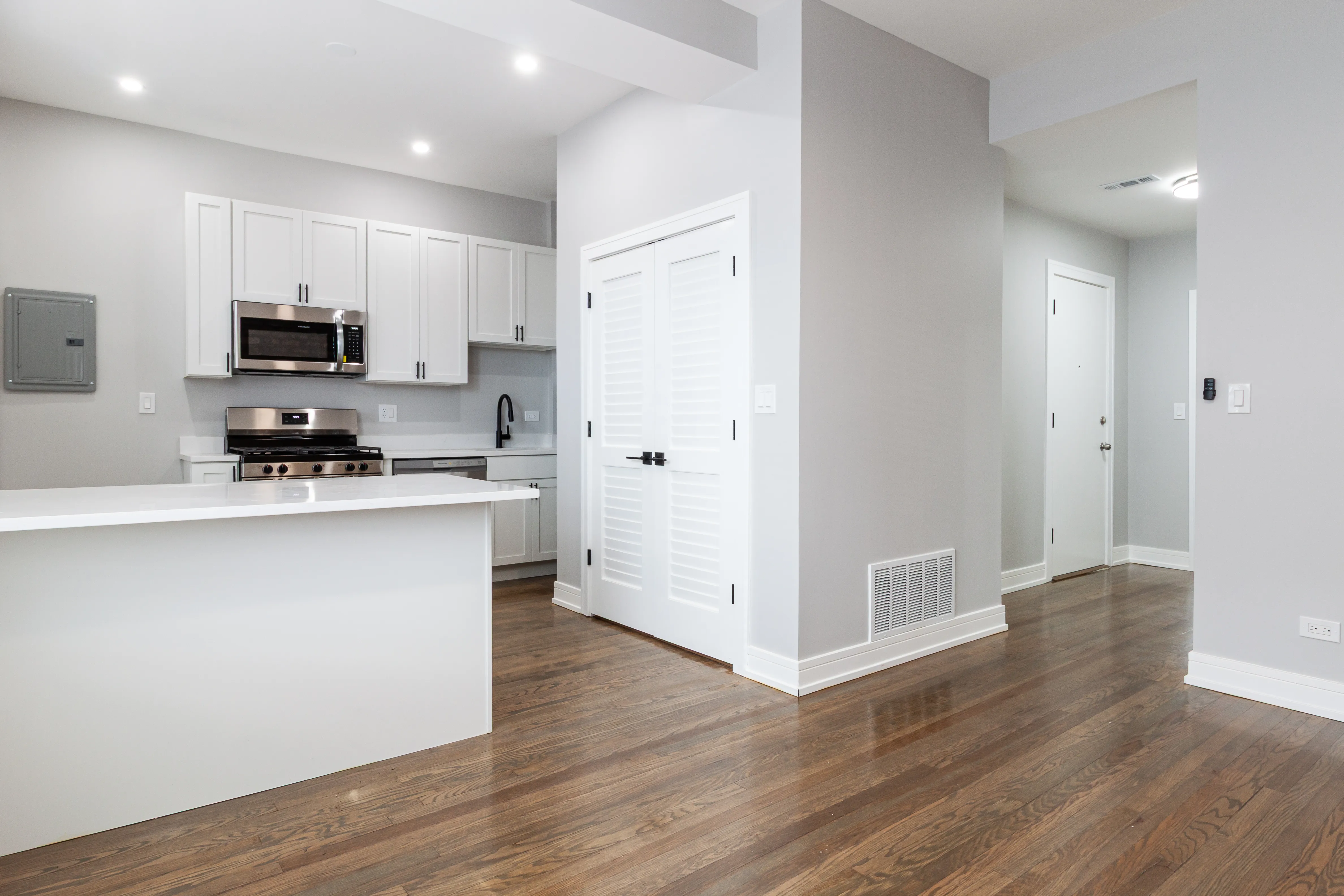3834 N Wilton Ave   60613 60613-unit#1-Chicago-IL