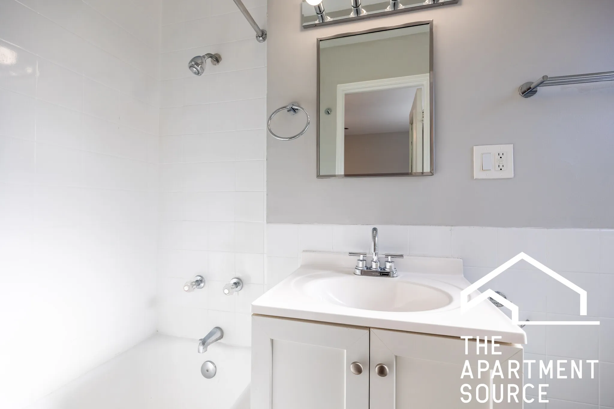 1140 N La Salle Dr 60610 60610-The Oliver -unit#205-Chicago-IL