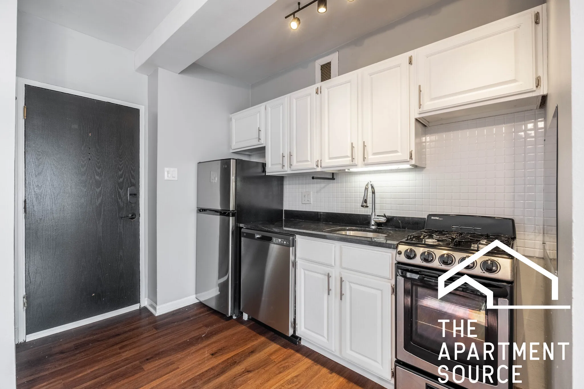 1140 N La Salle Dr 60610 60610-The Oliver -unit#205-Chicago-IL