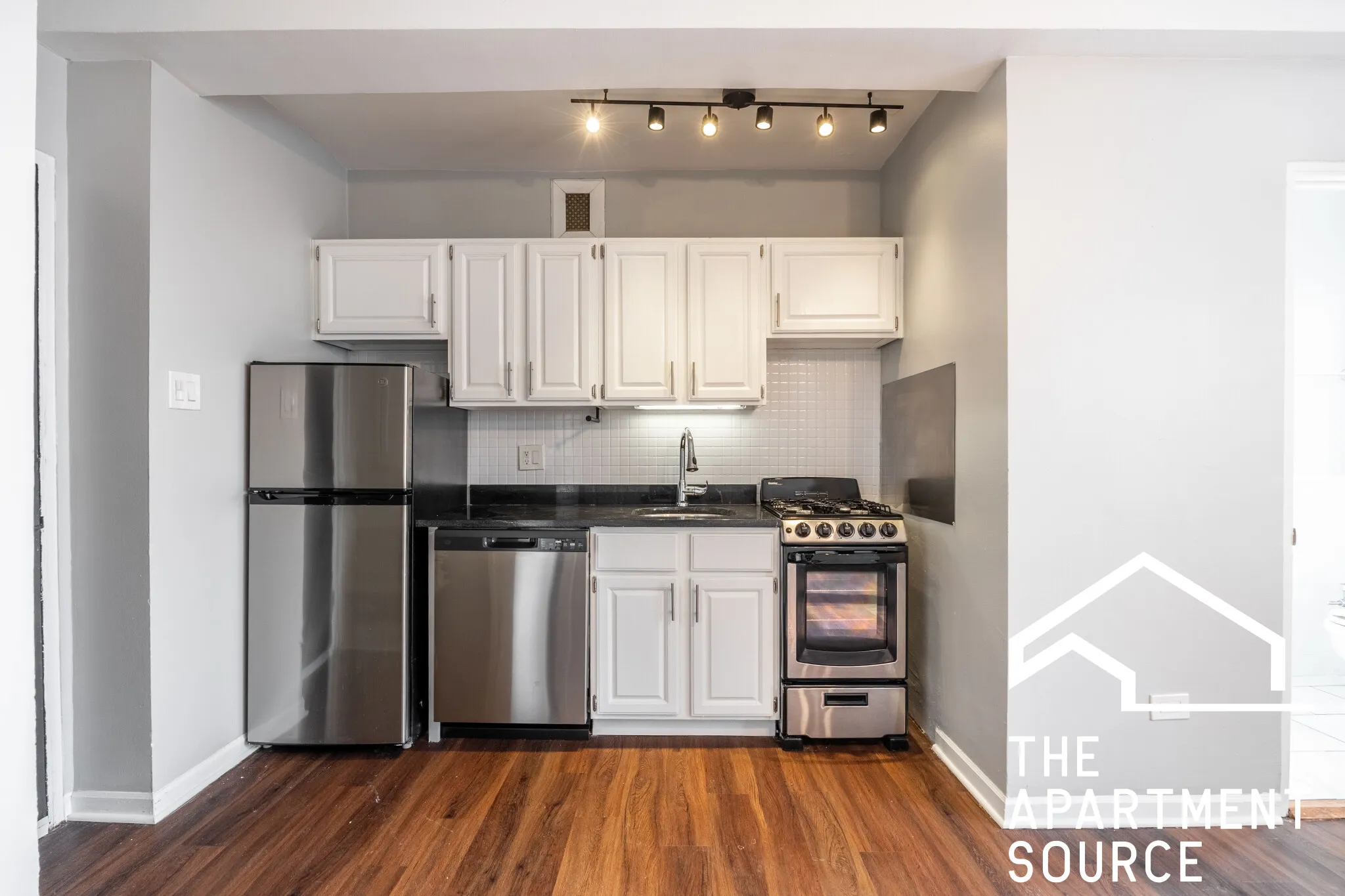 1140 N La Salle Dr 60610 60610-The Oliver -unit#205-Chicago-IL