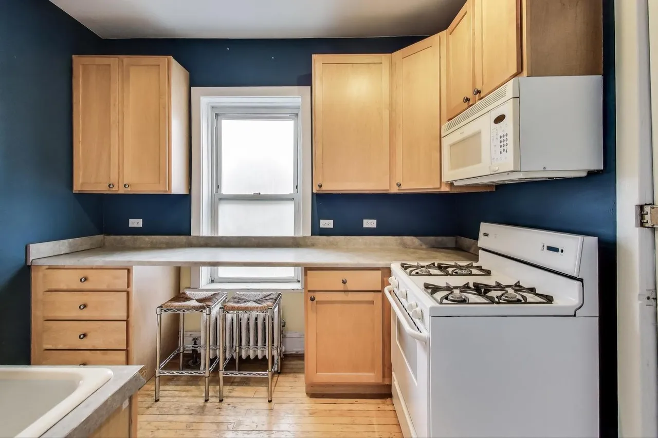 1146 W Montrose Ave   60613 60613-unit#3-Chicago-IL