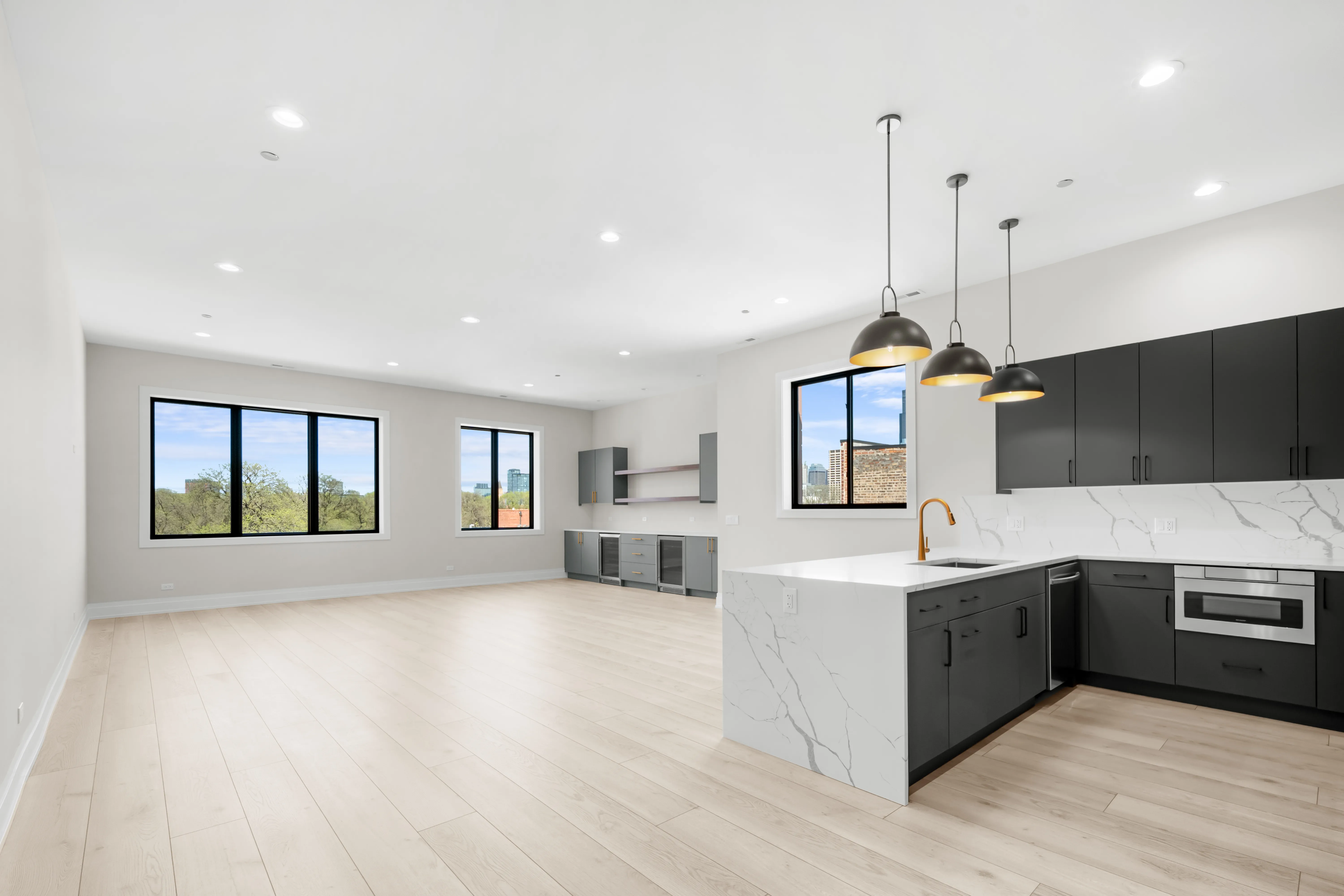 1327 W Taylor St   60607 60607-unit#4-Chicago-IL